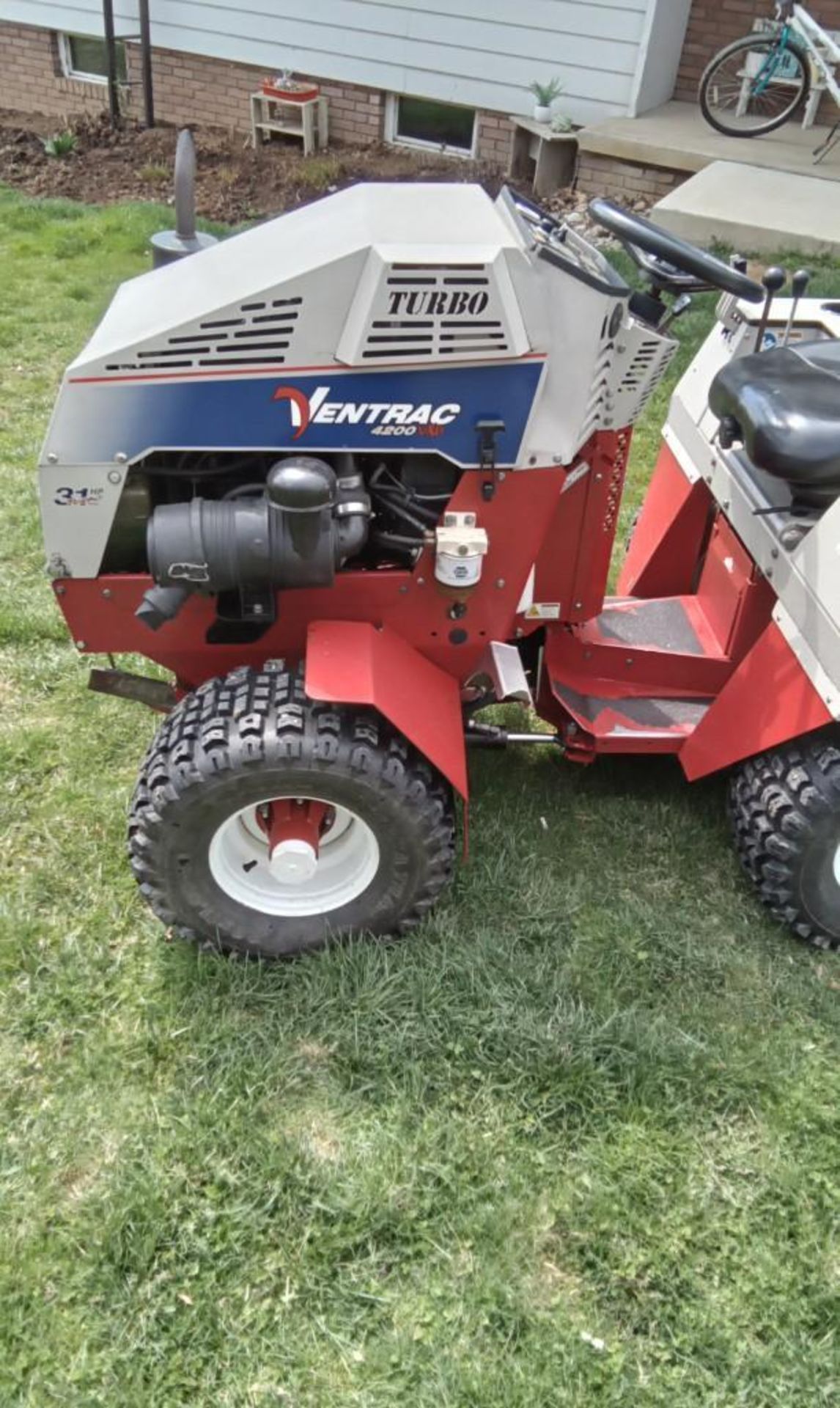 Ventrac 4200 VXD Tractor - Image 4 of 26