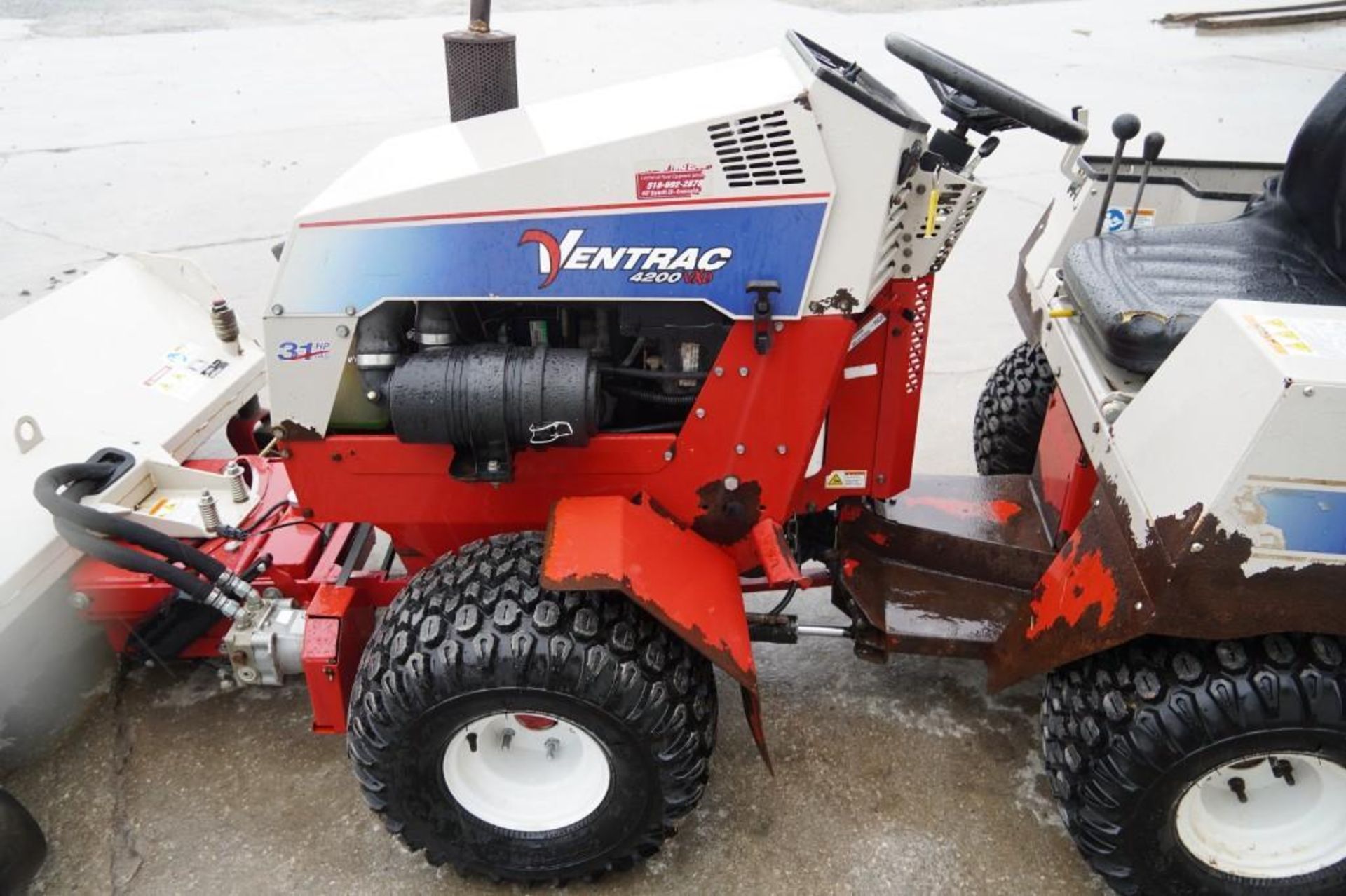 Ventrac 4200 Tractor - Image 16 of 37