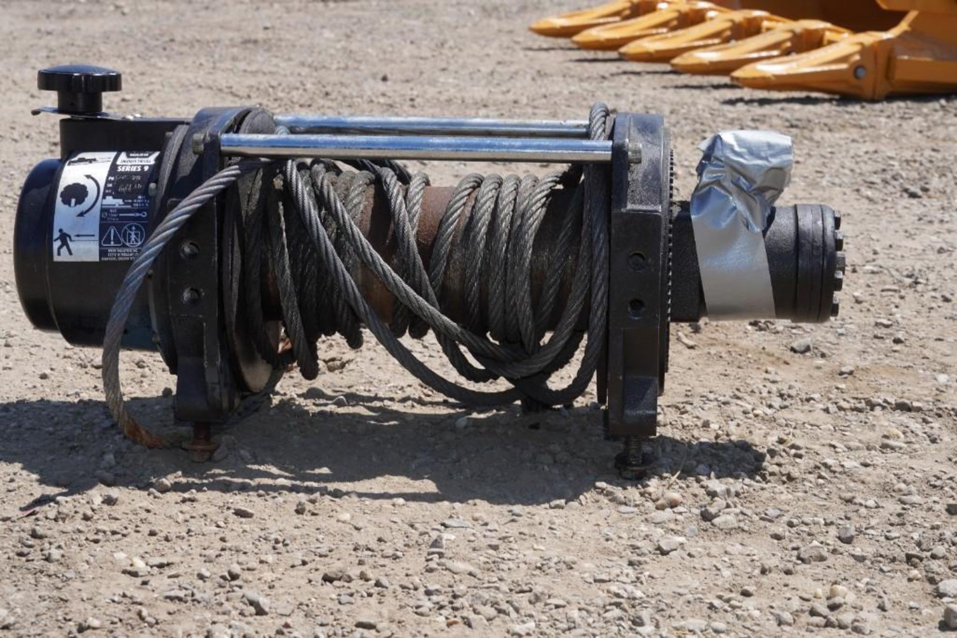 Warn Ind. 9 Series Hydraulic Winch - Image 7 of 7