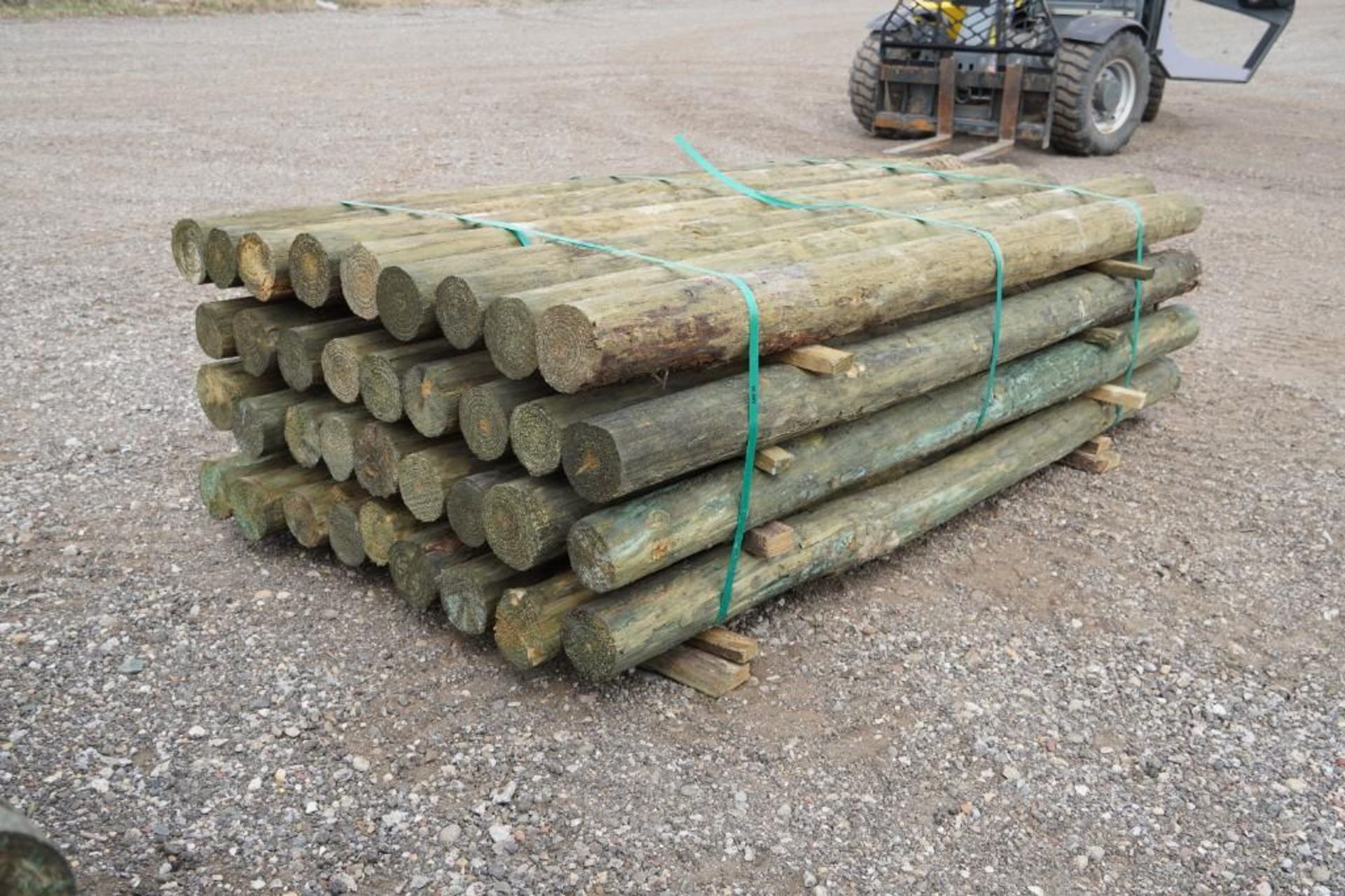 Southern Yellow Pine Fence Posts - Image 3 of 5