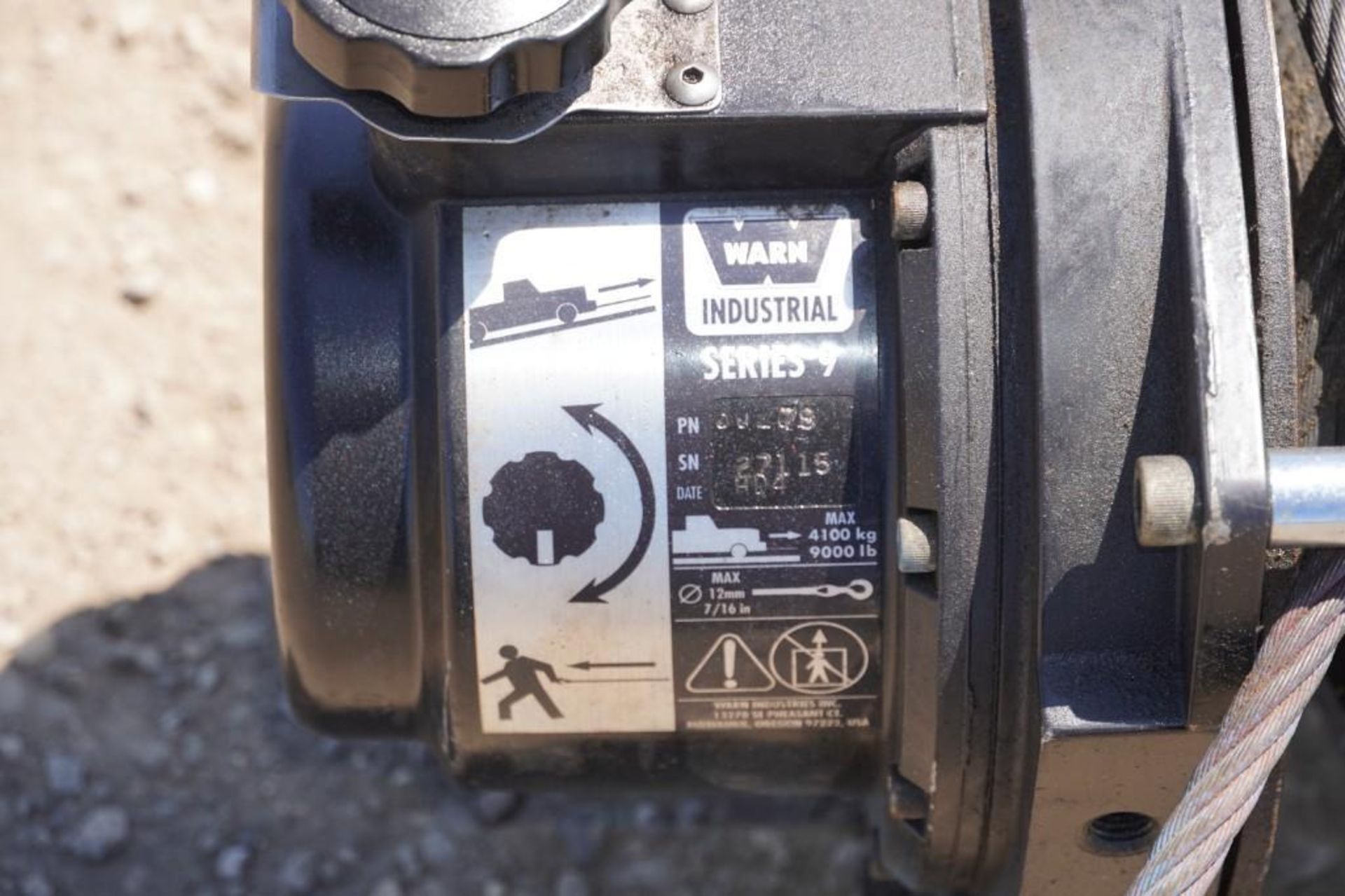 Warn Ind. 9 Series Hydraulic Winch - Image 3 of 7