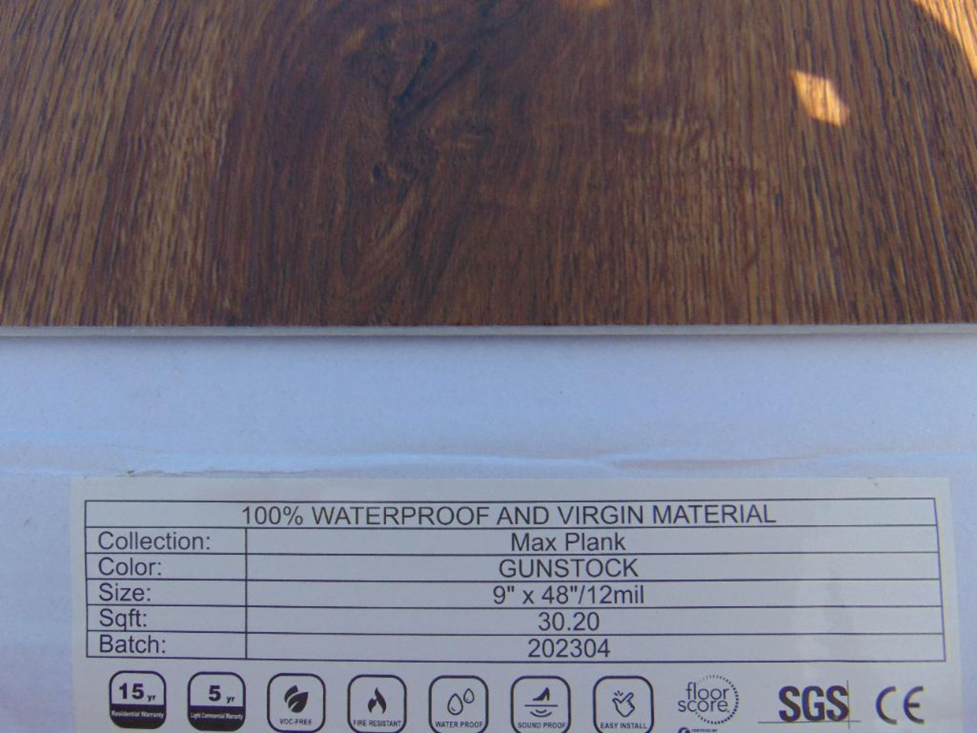 875.80 SF Waterproof Max Gunstock Oak Snap Together Vinyl Flooring - Image 4 of 6