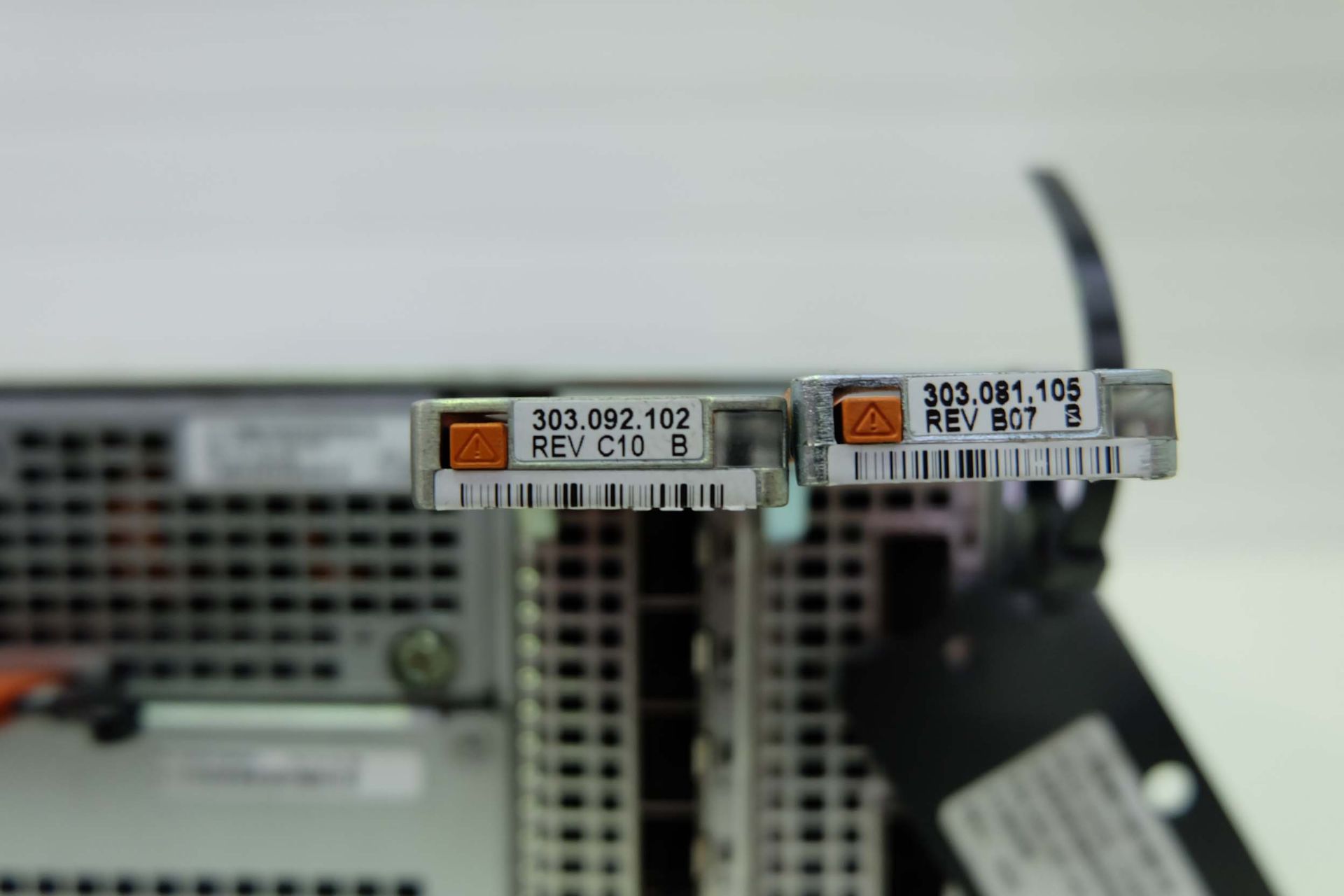 EMC2 Corp Model STPE 15 VNX 5500 SAN Rack Mountable 15 Bay Disk Array/Enclosure. (No HDD's). - Image 7 of 12