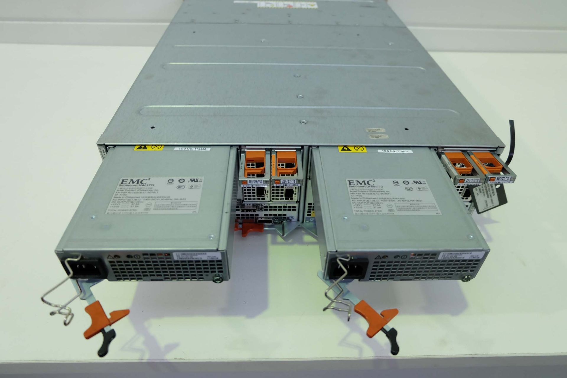 EMC2 Corp Model STPE 15 VNX 5500 SAN Rack Mountable 15 Bay Disk Array/Enclosure. (No HDD's). - Image 10 of 12