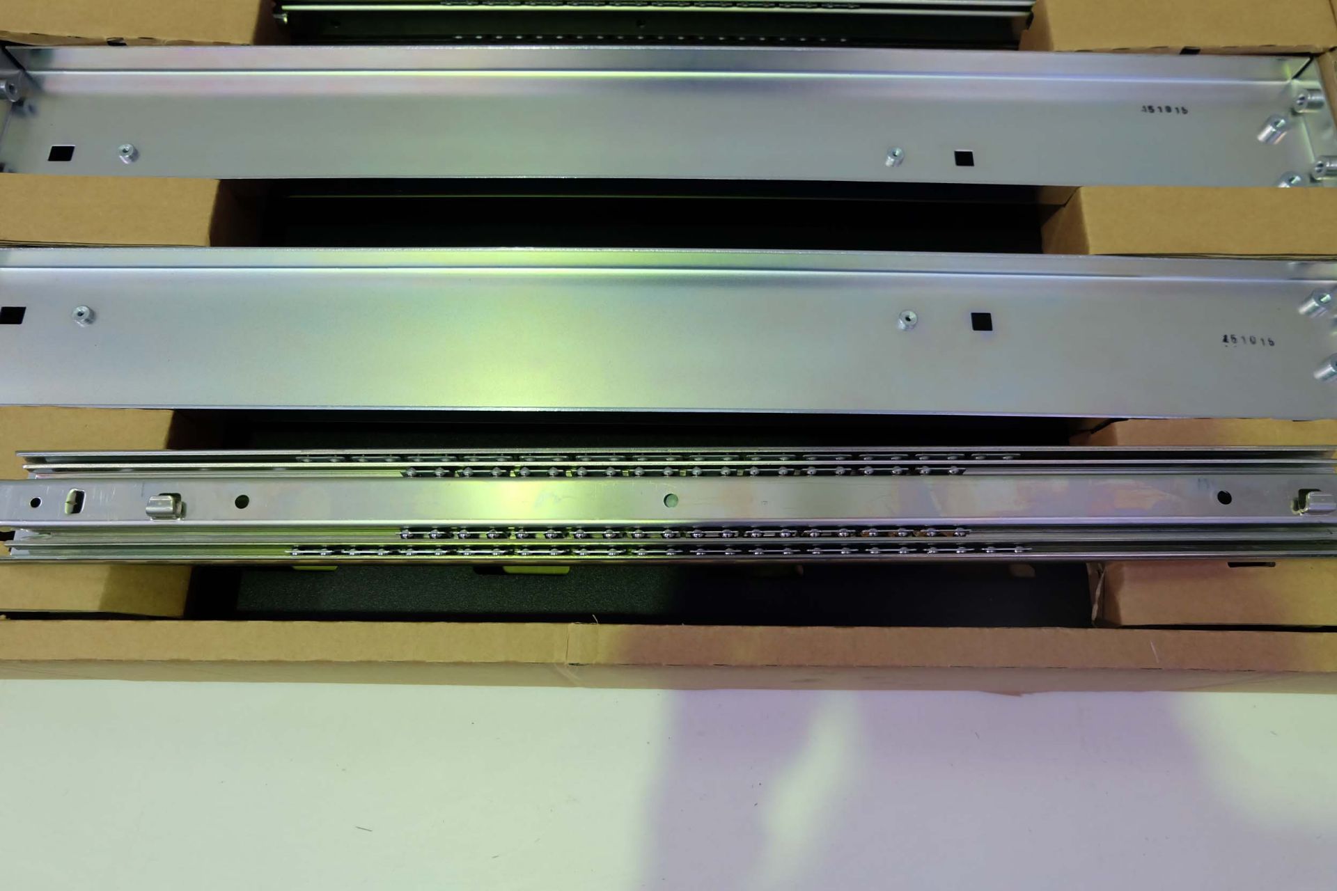 Hewlett Packard 100Kg Sliding Shelf Kit Width 500mm. Length 600mm. As New In Box. - Image 4 of 6