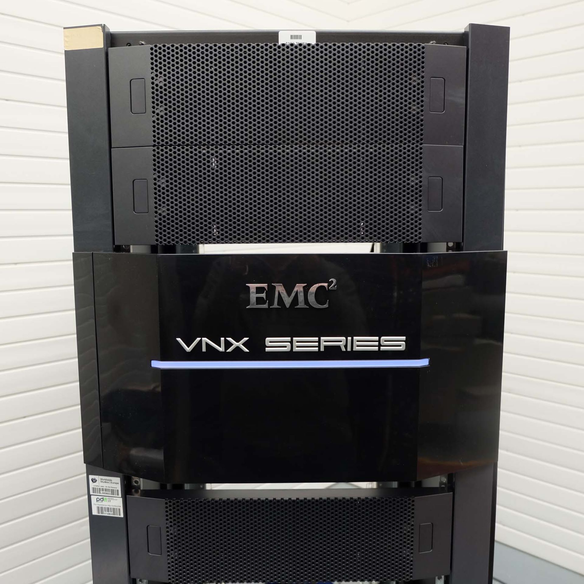 EMC² VNX Series Model T-Rack 6 on Wheels. Size 610mm x 1100mm. Height 1900mm. - Image 3 of 14