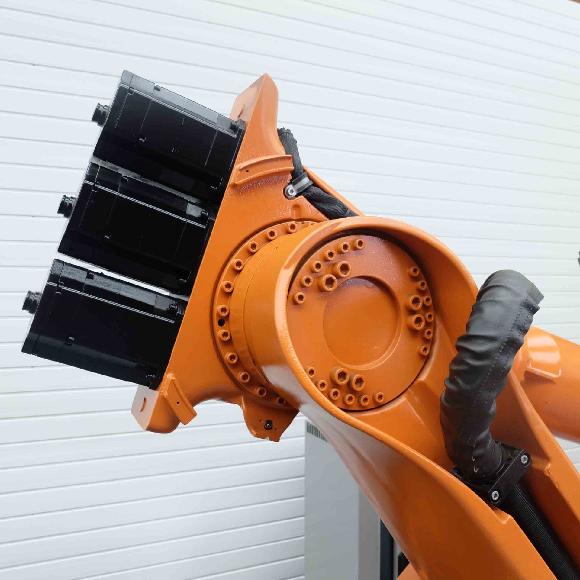 2 x Kuka Type KR125 6 Axis Robotic Arms. (1 Complete & 1 Incomplete). With 1 KCP2 Controller. Reach - Image 27 of 35