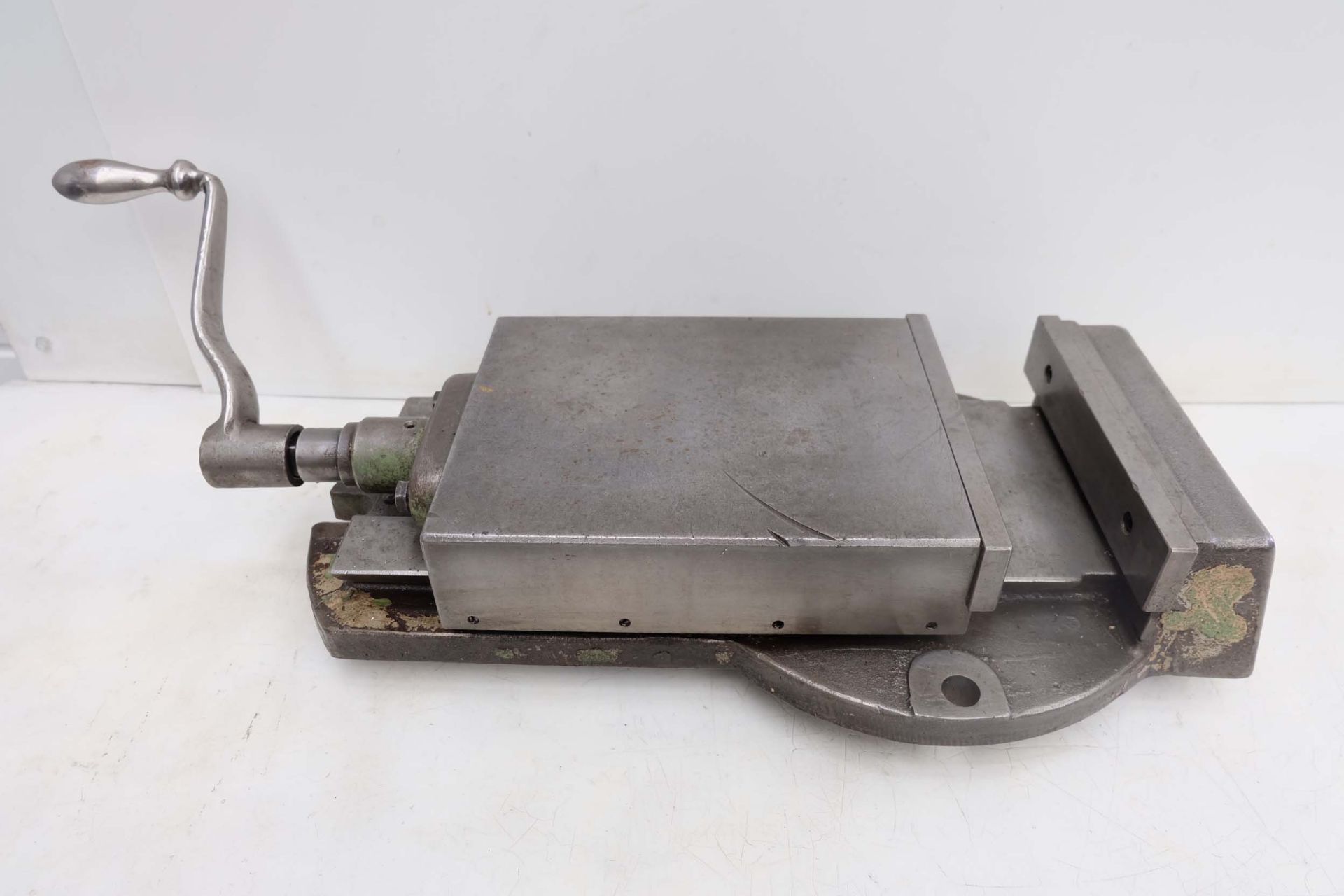 Abwood 8" Engineers Machine Vice. Jaw Width 210mm. Jaw Height 50mm. Max Opening 200mm.