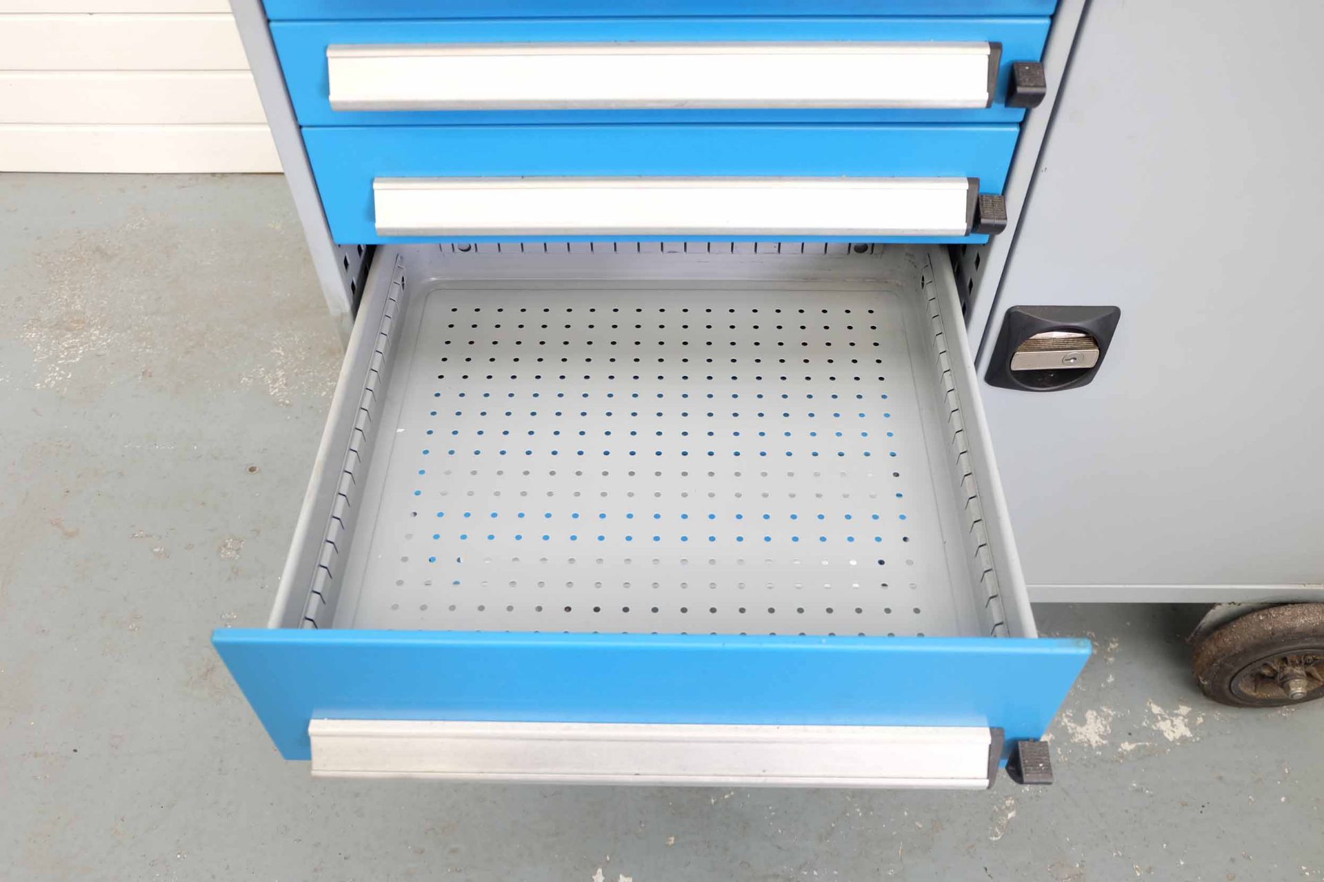 Steel Tooling Cabinet on Wheels. 6 x Lockable Drawers. Size 450mm x 450mm. 1 x Cupboard With Adjust - Image 6 of 9
