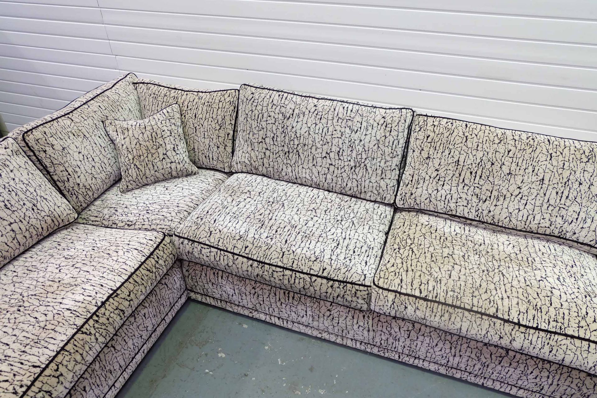 Gascoigne '5th Avenue' Range Sofa. Size 5m x 2.2m. - Image 4 of 6