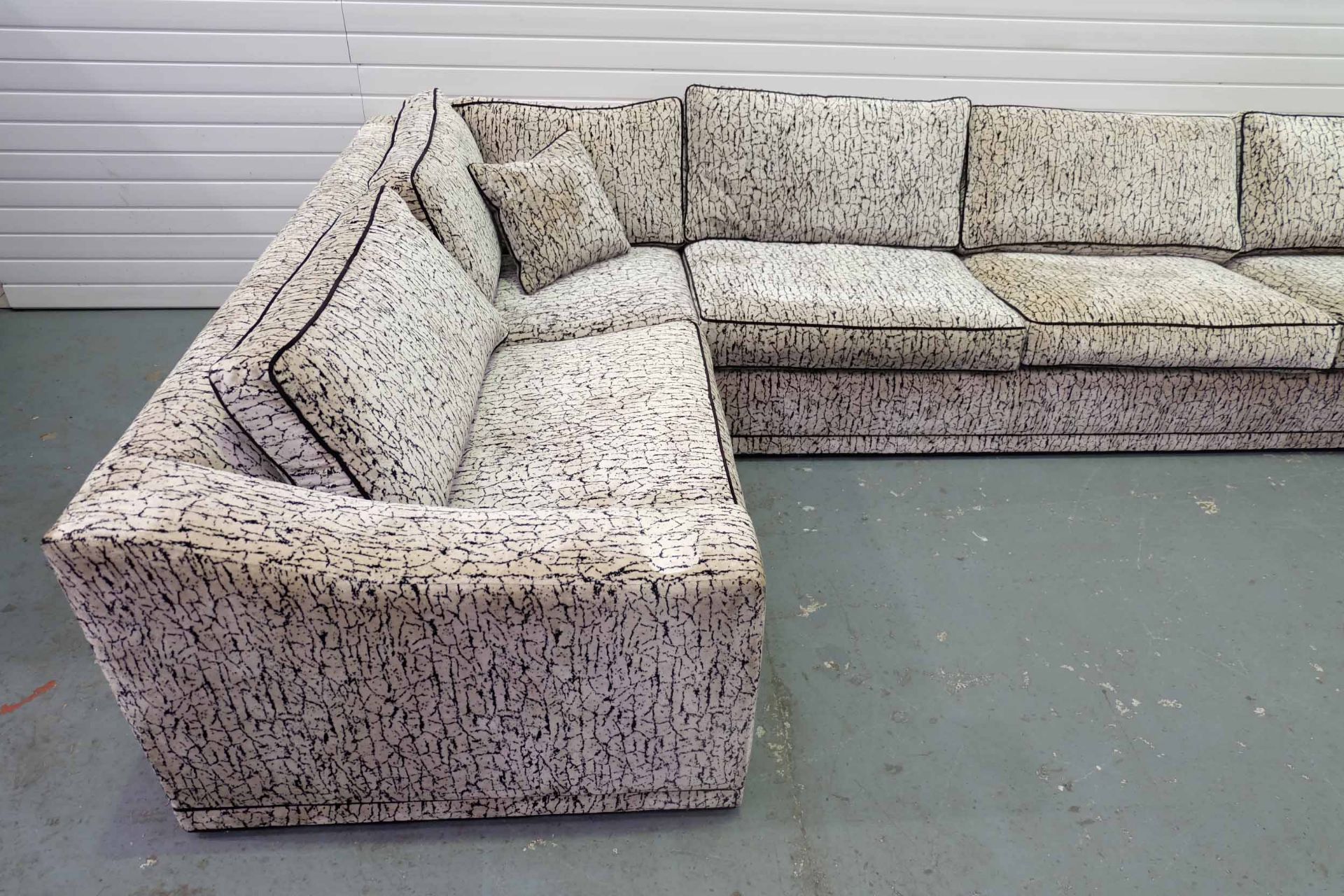 Gascoigne '5th Avenue' Range Sofa. Size 5m x 2.2m. - Image 3 of 6