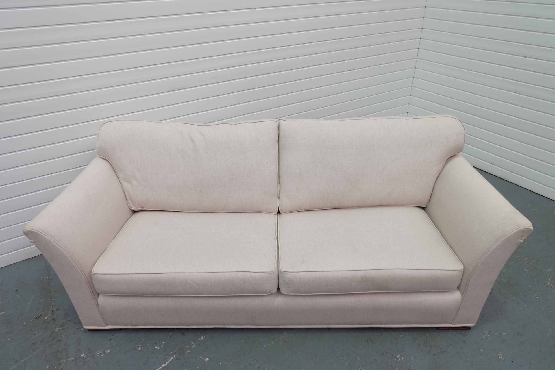 Steed Upholstery 'Peter Guild Montana' Range Sofa. - Image 4 of 4