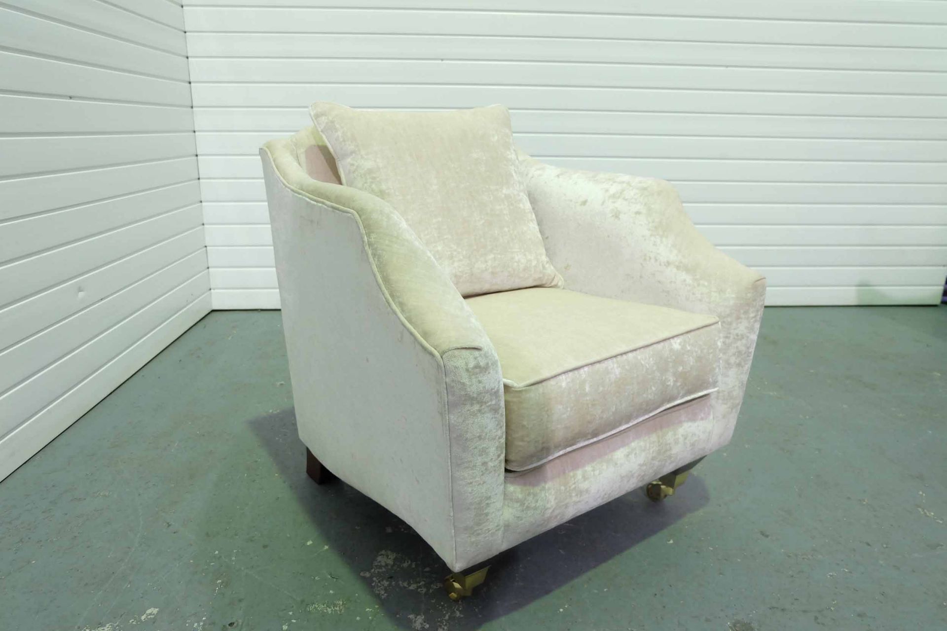 Steed Upholstery 'Hockley' Range Fully Handmade Chair. With Castor Wheels to the Front of the Chair. - Image 3 of 4
