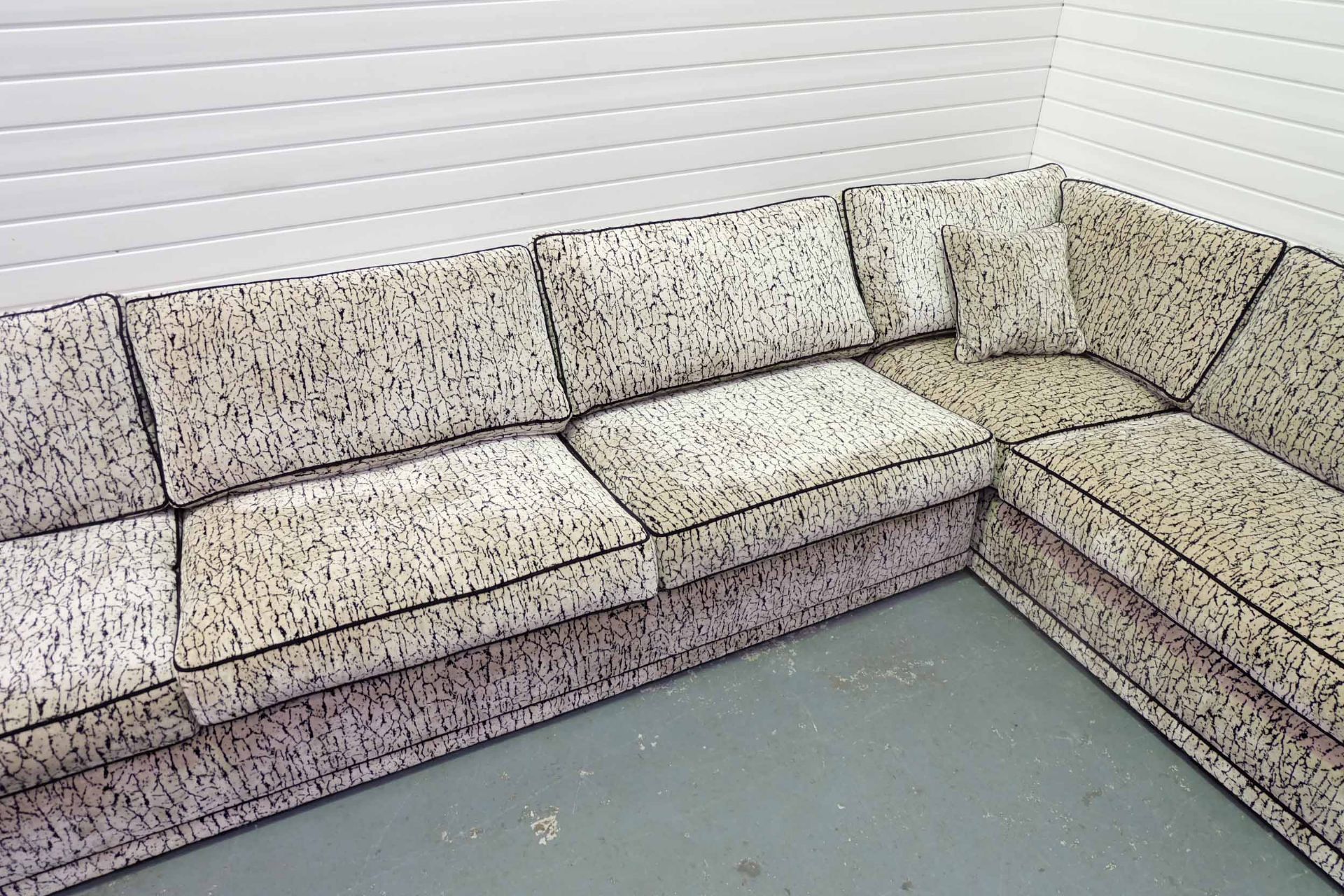 Gascoigne '5th Avenue' Range Sofa. Size 5m x 2.2m. - Image 5 of 6