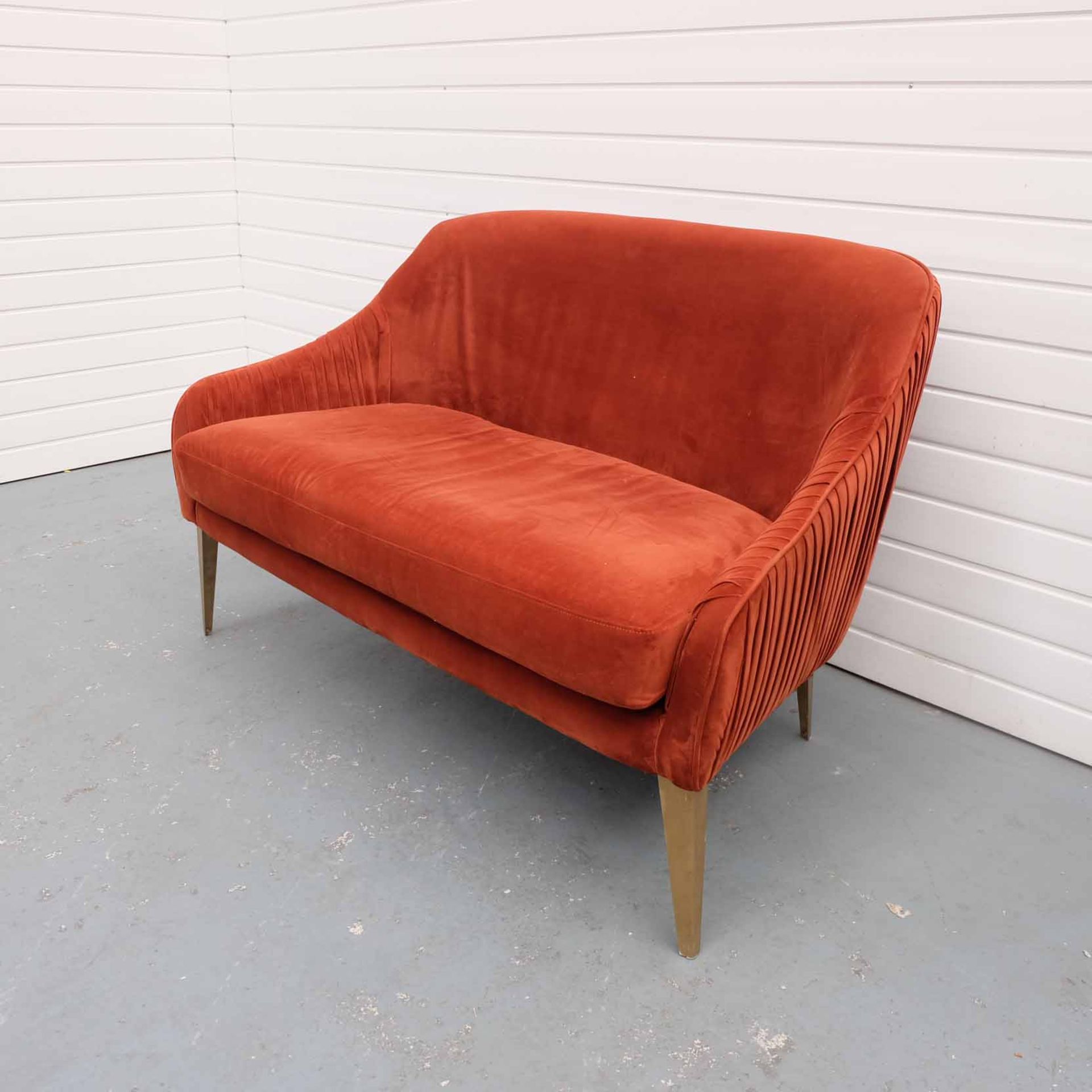 Coach House 2 Seater Love Seat. - Image 3 of 4