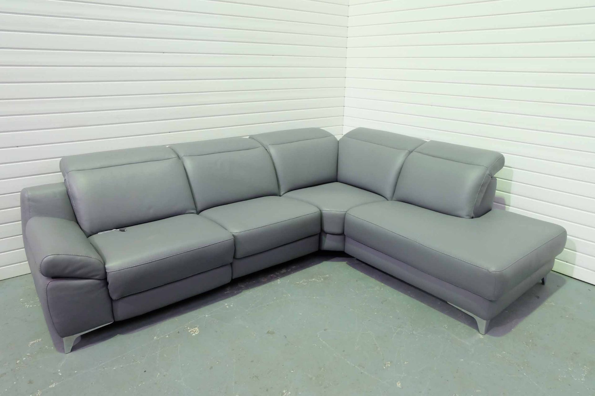 ROM 'Nevada' Corner Group Sofa. Montana Grey Leather. Left Hand Seat Reclines & Headrest.