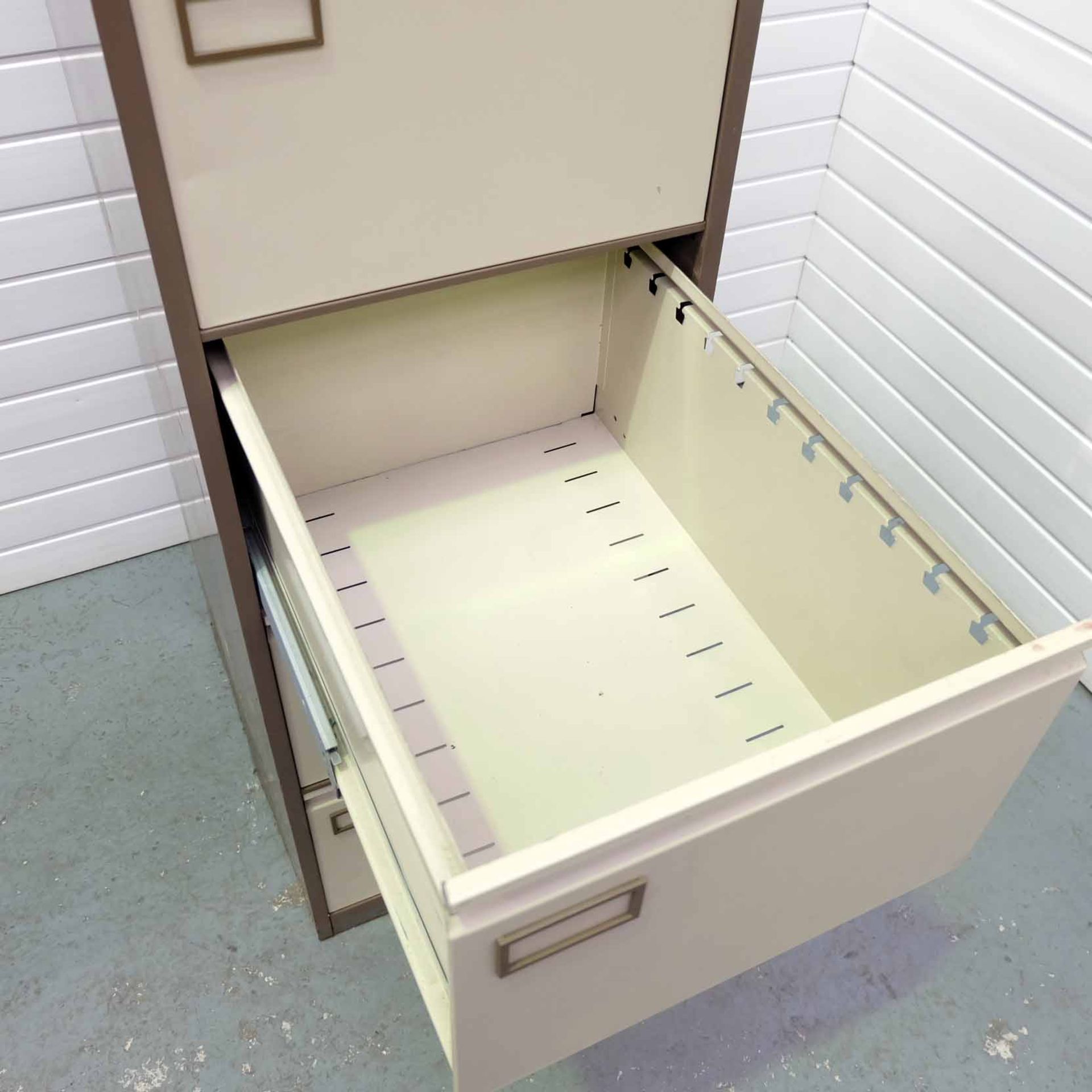 Vickers Trimline 4 Drawer Steel Filing Cabinet. Size 470mm x 620mm. Height 1320mm. - Image 4 of 4