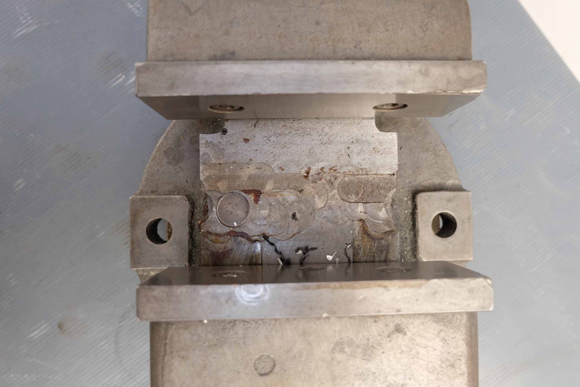 Jones & Shipman Machine Vice. Jaw Width 6". Jaw Height 2". Max Opening 5". Overall Height 4 1/8". - Image 4 of 4