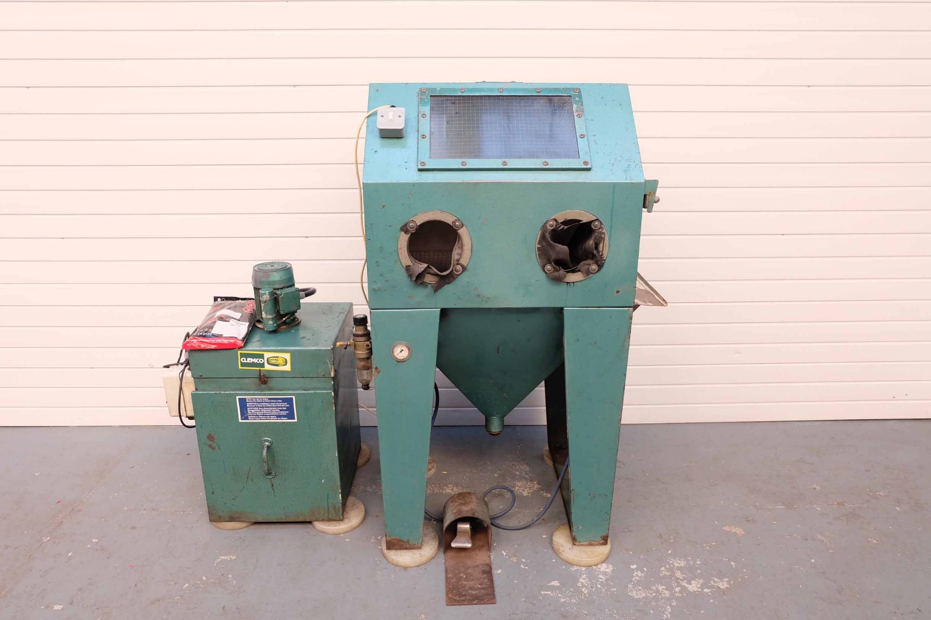 Hodge Clemco Shot/Sand Blast Cabinet. Internal Size 750 x 600 x 575mm. Air Operated. With Filter Uni
