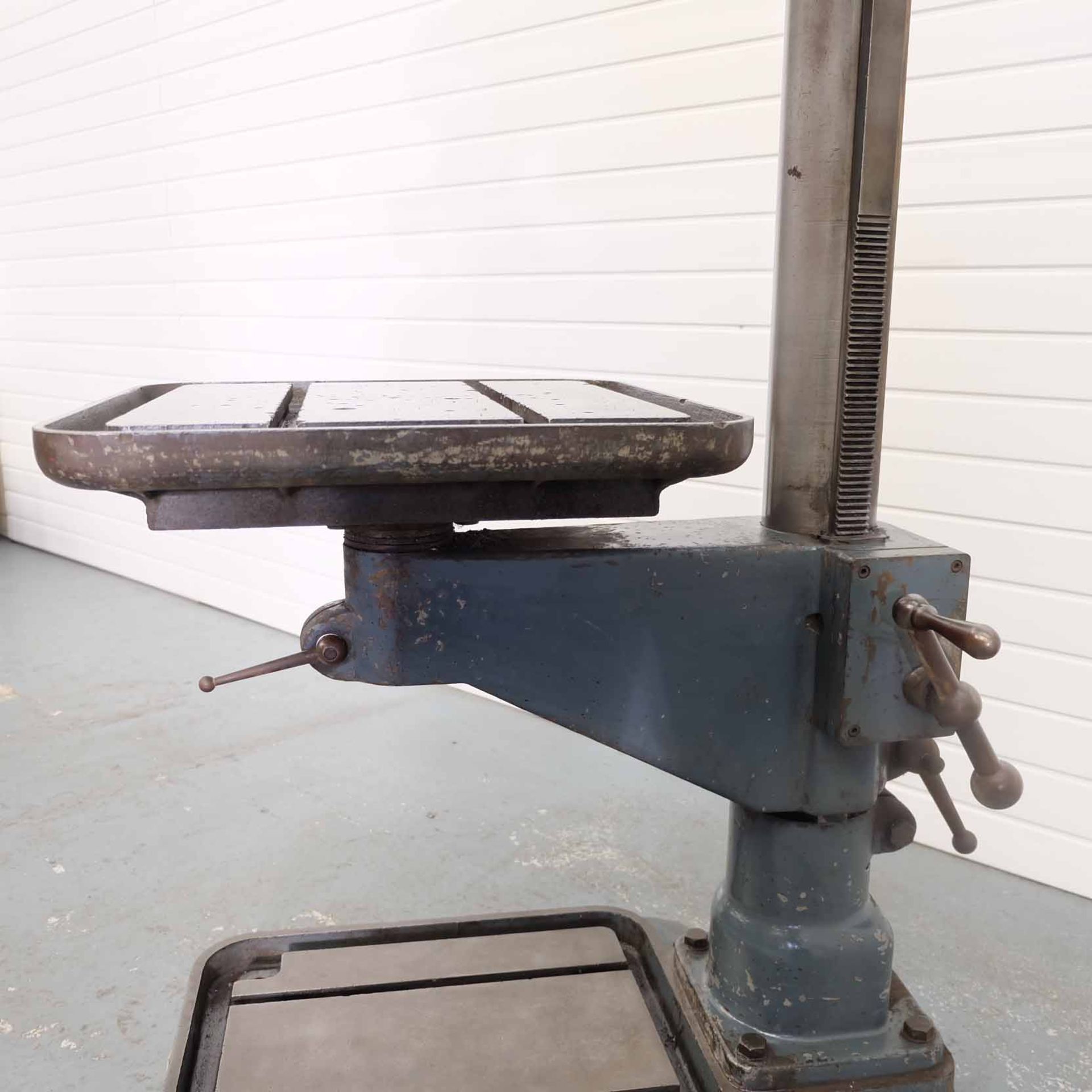 Meddings Pacera Pillar Drill With Articulated Swivel Head. Table Size 20" x 20". Throat 14". Spindle - Image 10 of 11