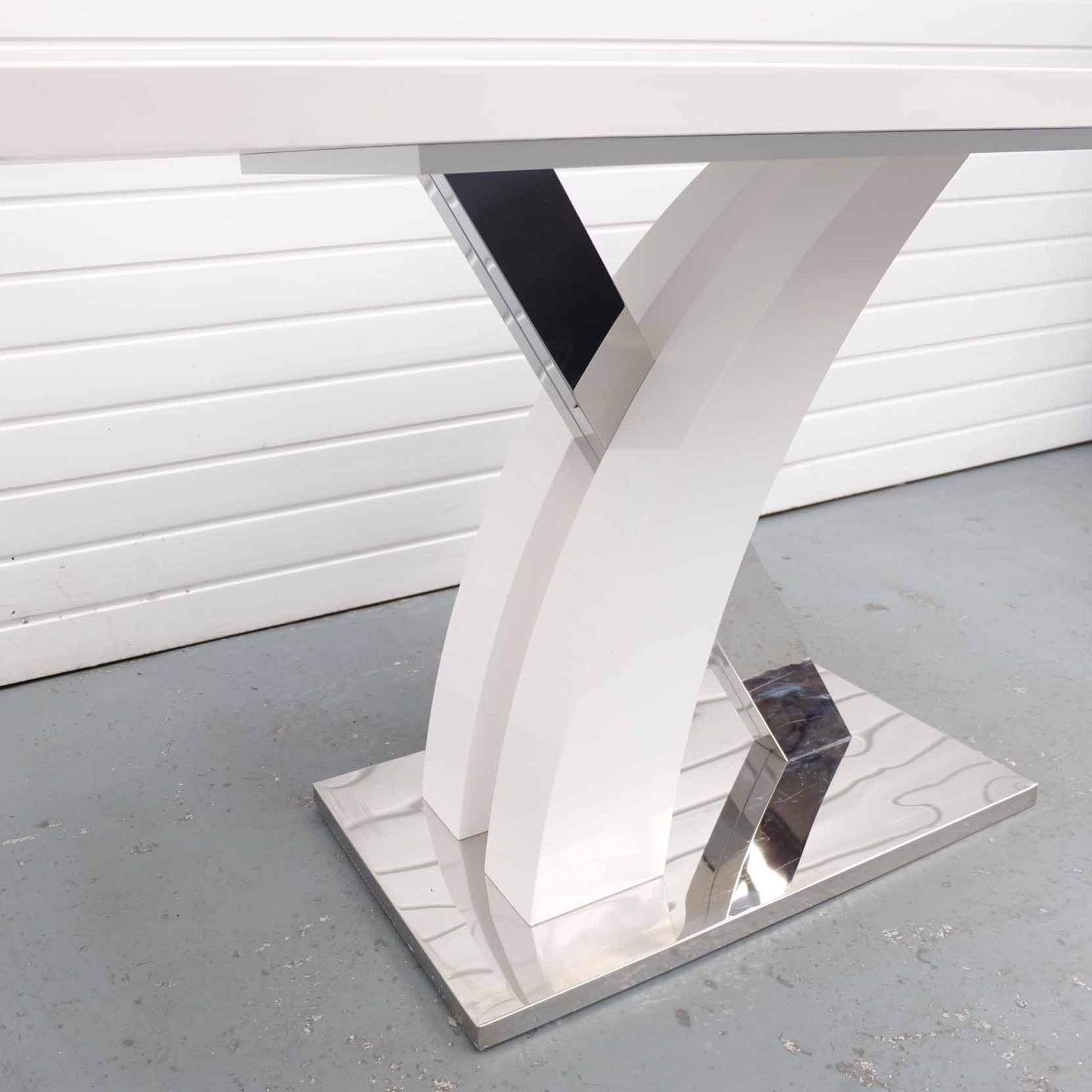 Elegant White High Gloss Kitchen Dining Table With Stainless 'X' Shaped Steel Base. - Image 5 of 5