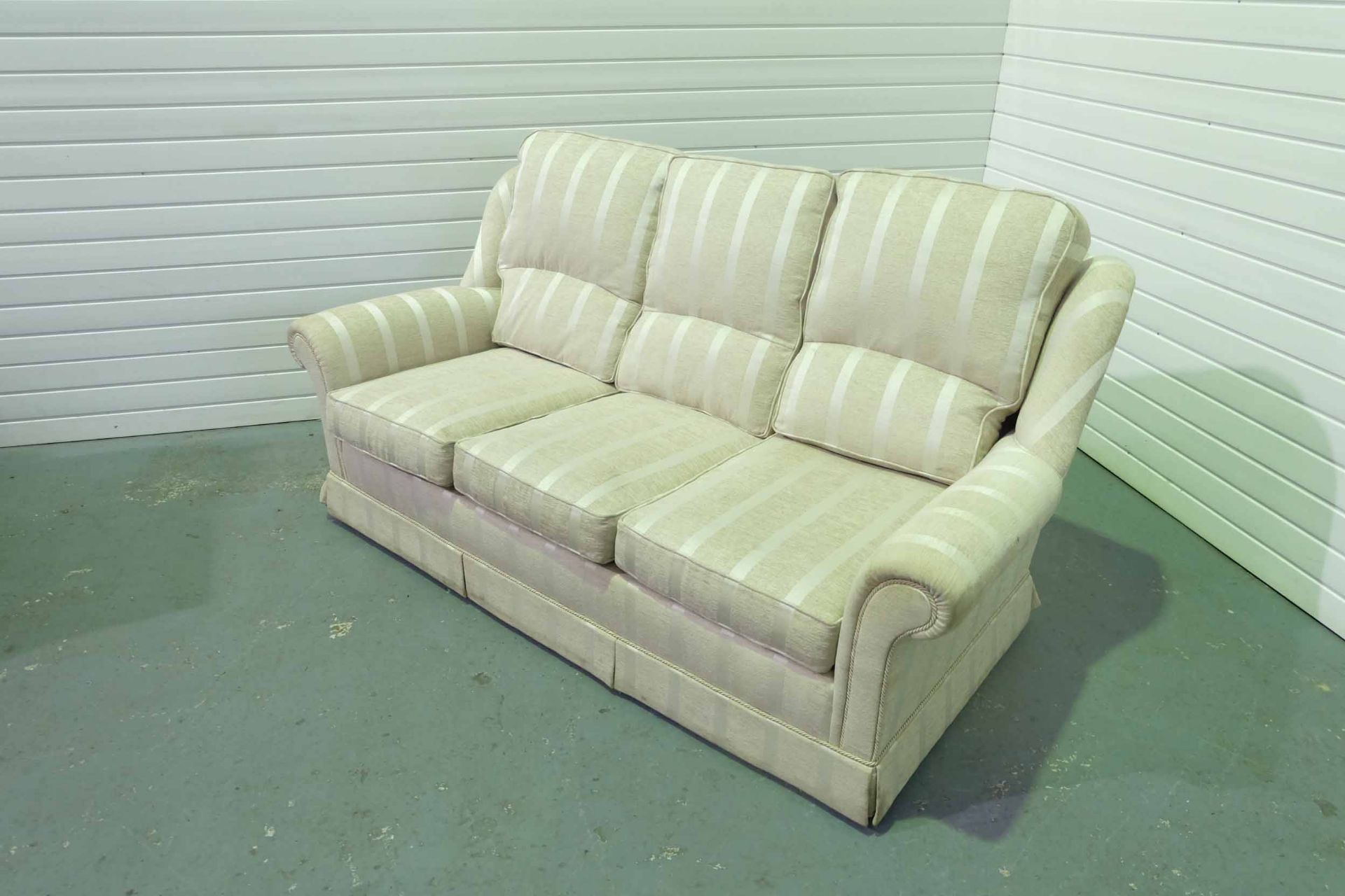 Steed Upholstery 'Hamilton' Range Fully Handmade 3 Seater Sofa. With Valance. - Image 2 of 3