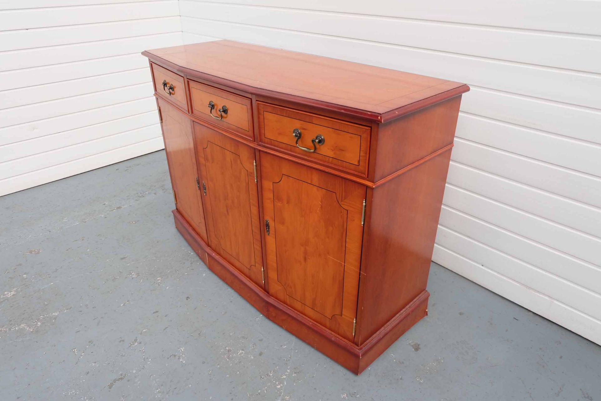 Traditional Curved Sideboard. 3 Drawers at the Top and 3 Cupboards at the Bottom. - Image 3 of 9