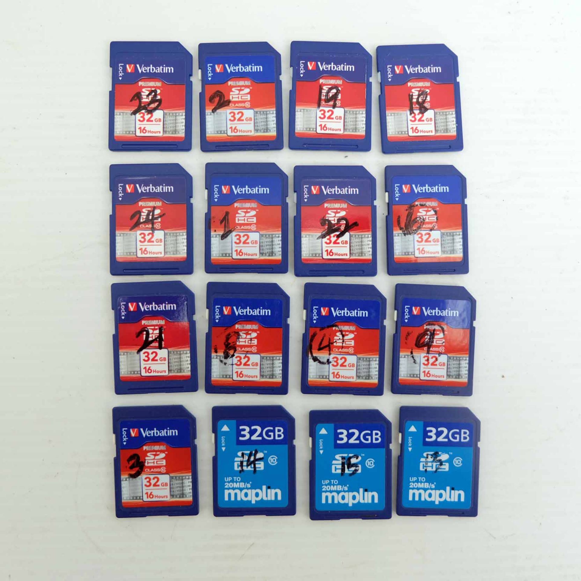 Selection of SD Memory Cards, Micro SD Memory Cards & Adaptors. 32 In Total. All 32GB. Various Brand - Image 4 of 5