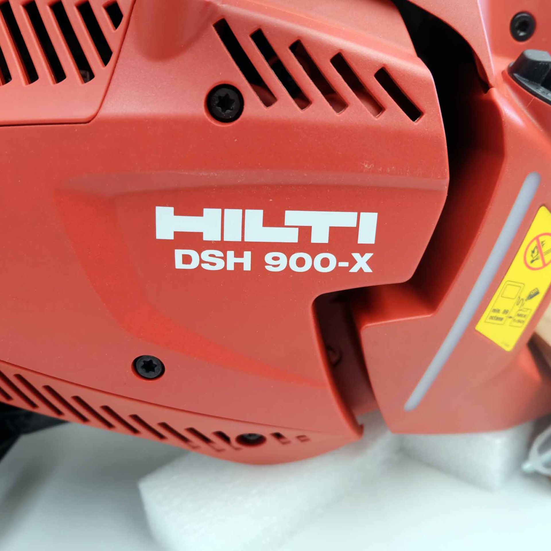 Hilti Hand Held Gas Saw. Model DSH 900-X 16". Complete With SP-16"x1" Blade. Easy Start Auto-Choke S - Image 11 of 22
