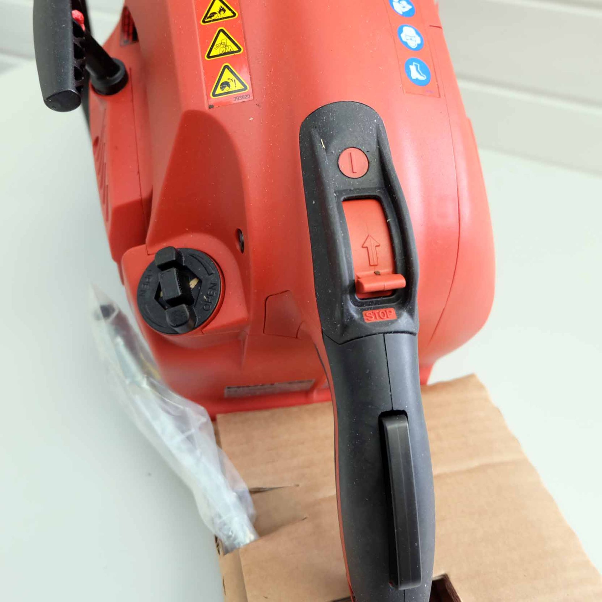 Hilti Hand Held Gas Saw. Model DSH 900-X 16". Complete With SP-16"x1" Blade. Easy Start Auto-Choke S - Image 10 of 25