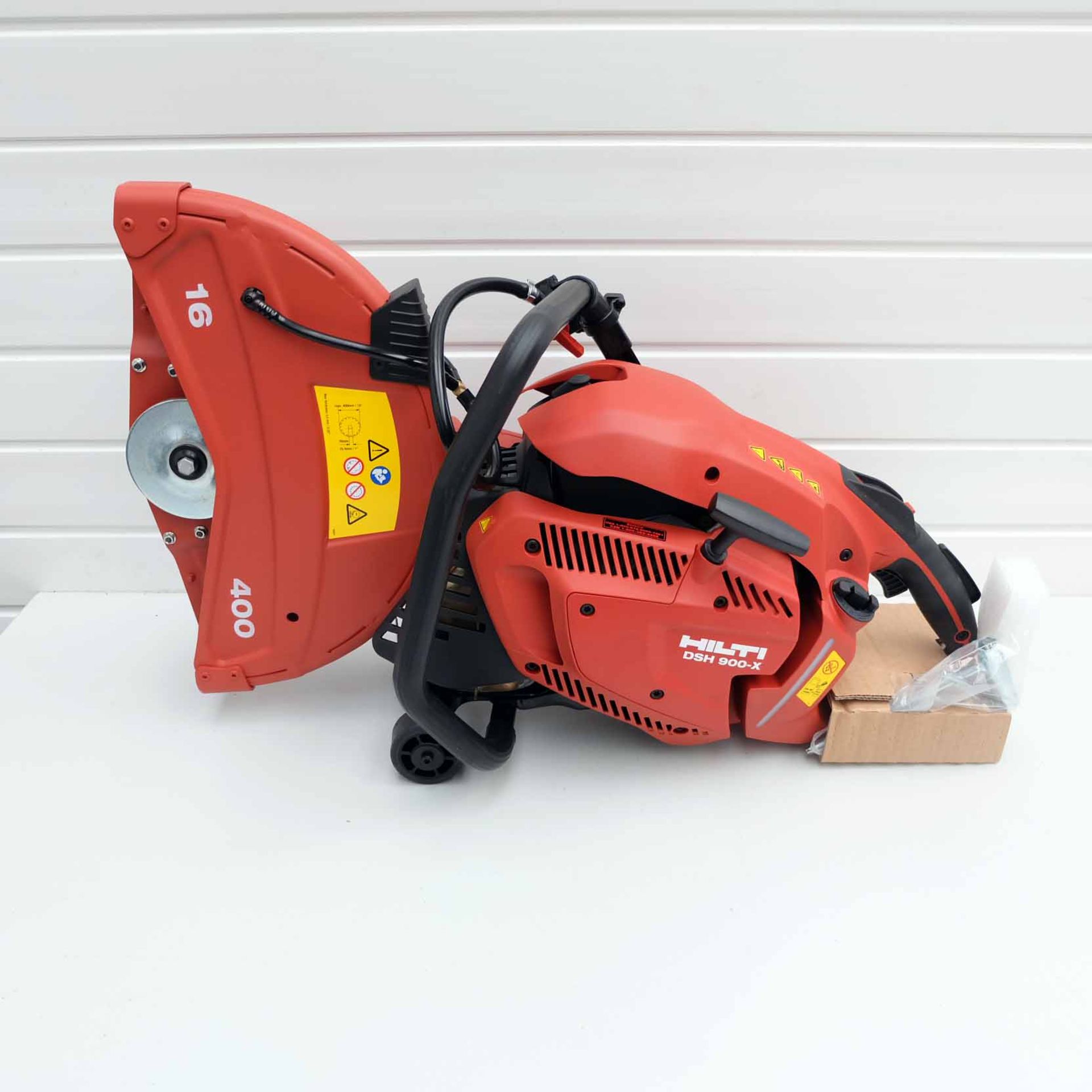 Hilti Hand Held Gas Saw. Model DSH 900-X 16". Complete With SP-16"x1" Blade. Easy Start Auto-Choke S - Image 3 of 22