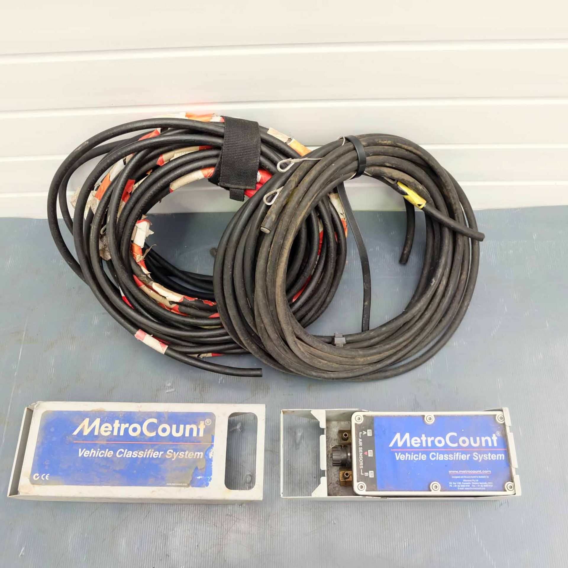 Metro Count Model MC5600 Vehicle Classifier System. With 4 x Tubes. - Image 2 of 5