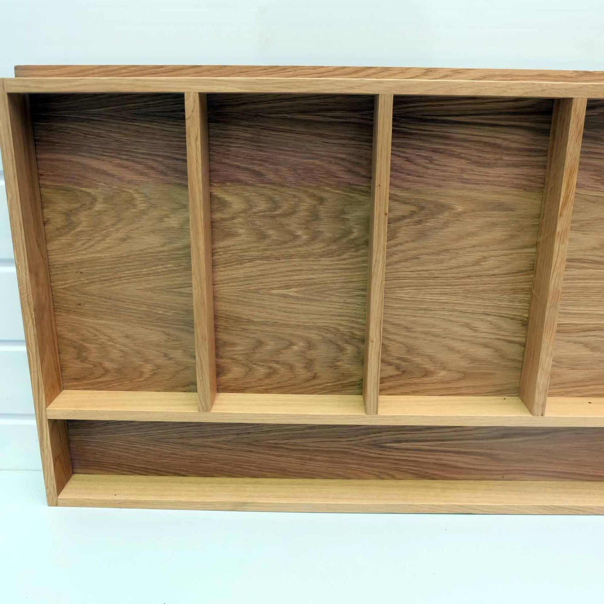 Solid Wood Drawer Insert. Size 918mm W x 482mm D x 55mm H. 6 x Segments. - Image 2 of 4