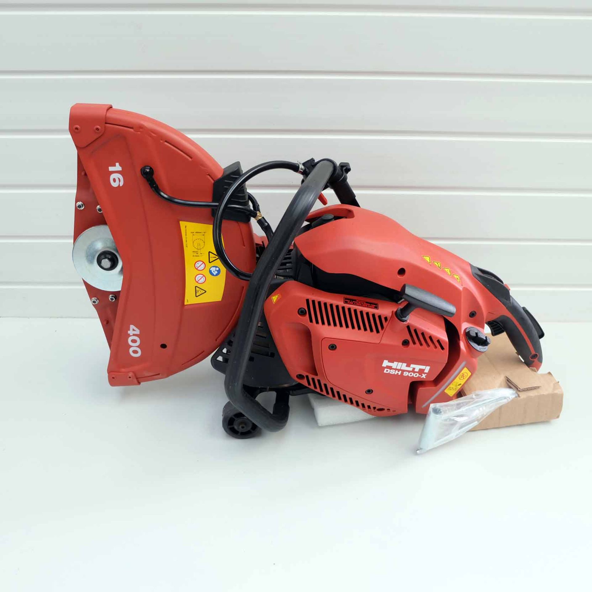 Hilti Hand Held Gas Saw. Model DSH 900-X 16". Complete With SP-16"x1" Blade. Easy Start Auto-Choke S - Image 3 of 25