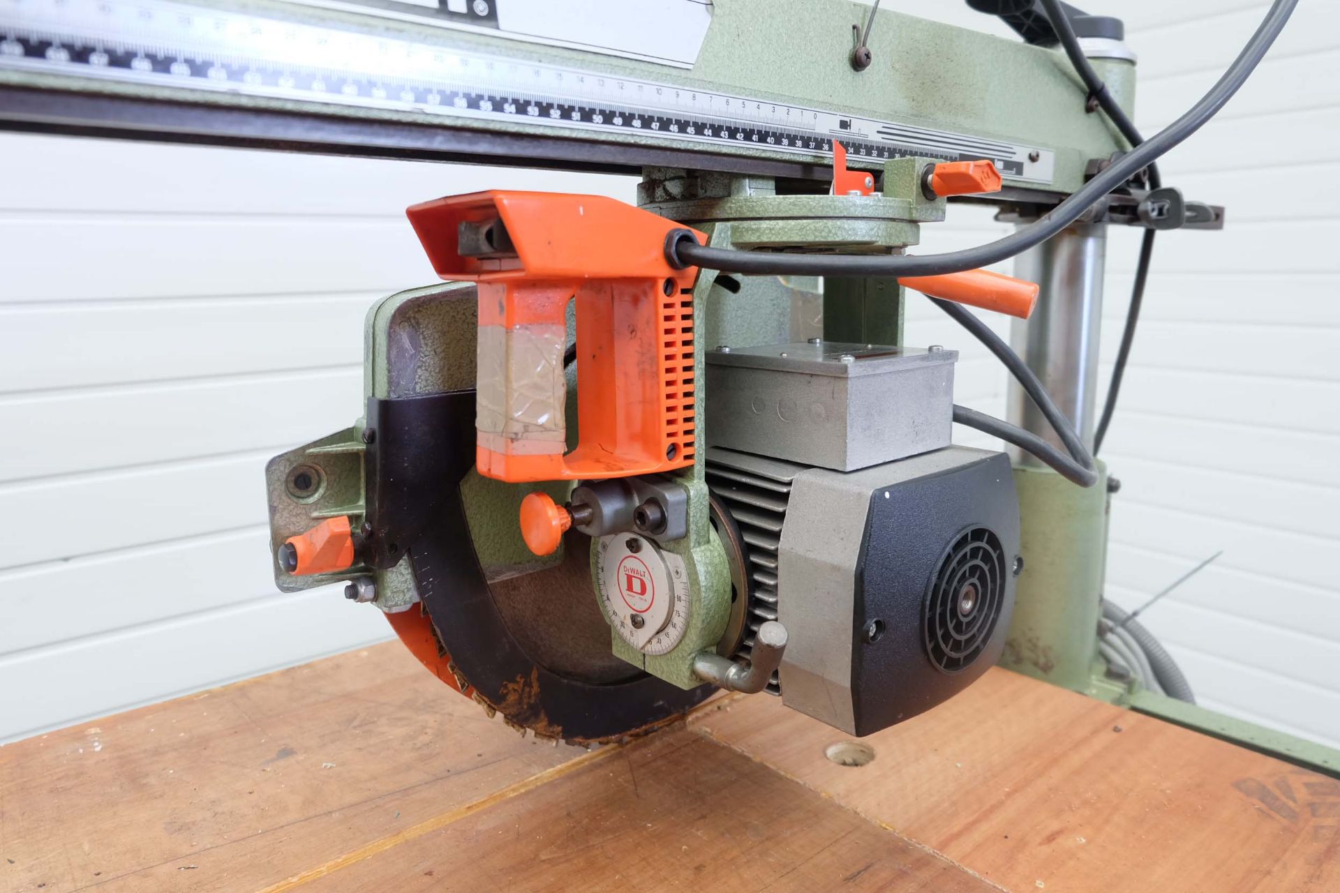 DeWalt Model DW8003 Radial Arm Saw. Motor 3 Phase, 2.2kW, 3Hp. Made in Italy - Image 4 of 8