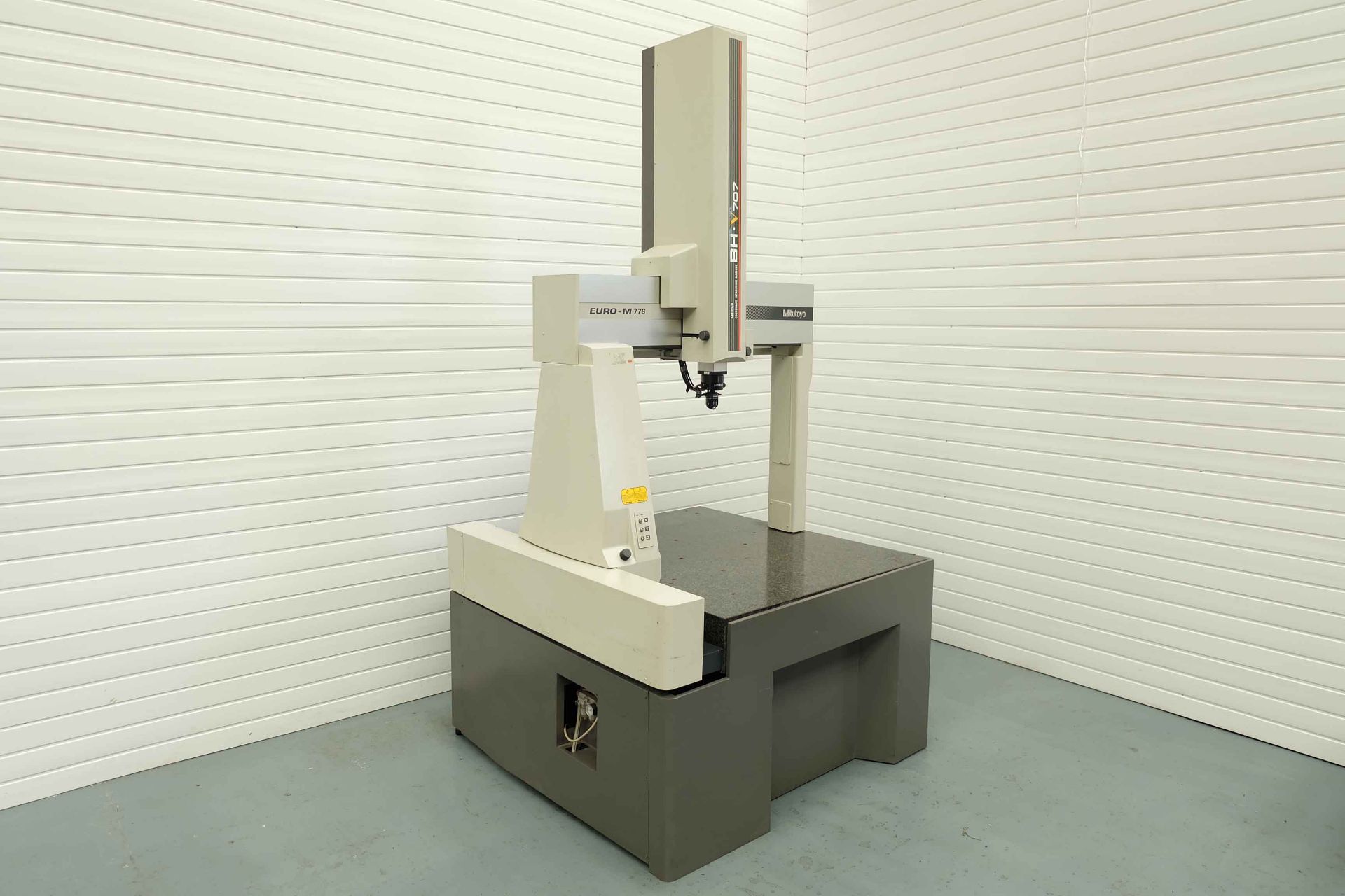 Mitutoyo Type BH-V707 Coordinate Measuring Machine on Granite Table. Table Size 1330 x 1100mm. Dista - Image 2 of 11