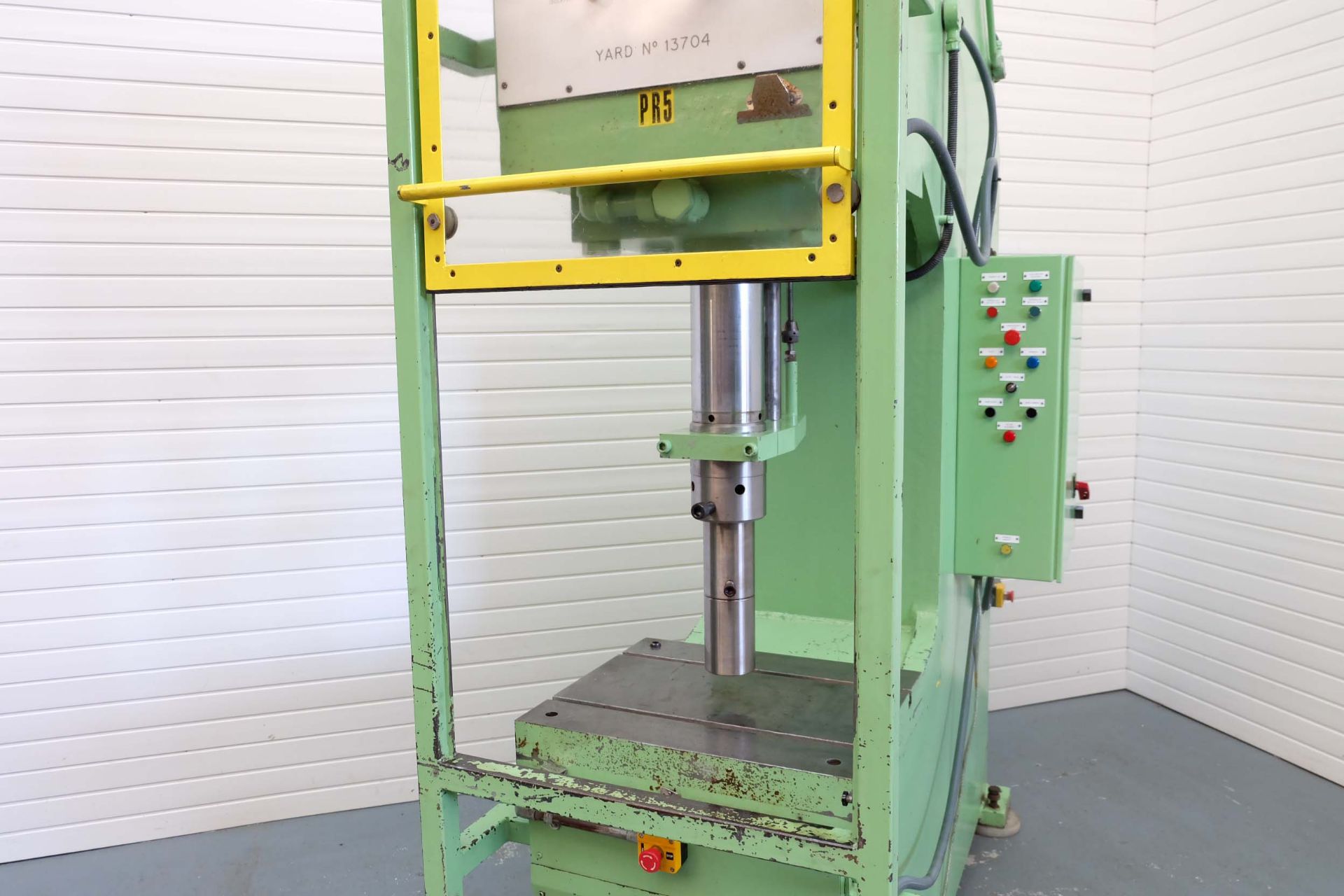 Edbro (EMT) Hydraulic Press. Capacity 75 Tonnes. Table Size 650mm x 550mm. Throat Depth 600mm. Dista - Image 12 of 16