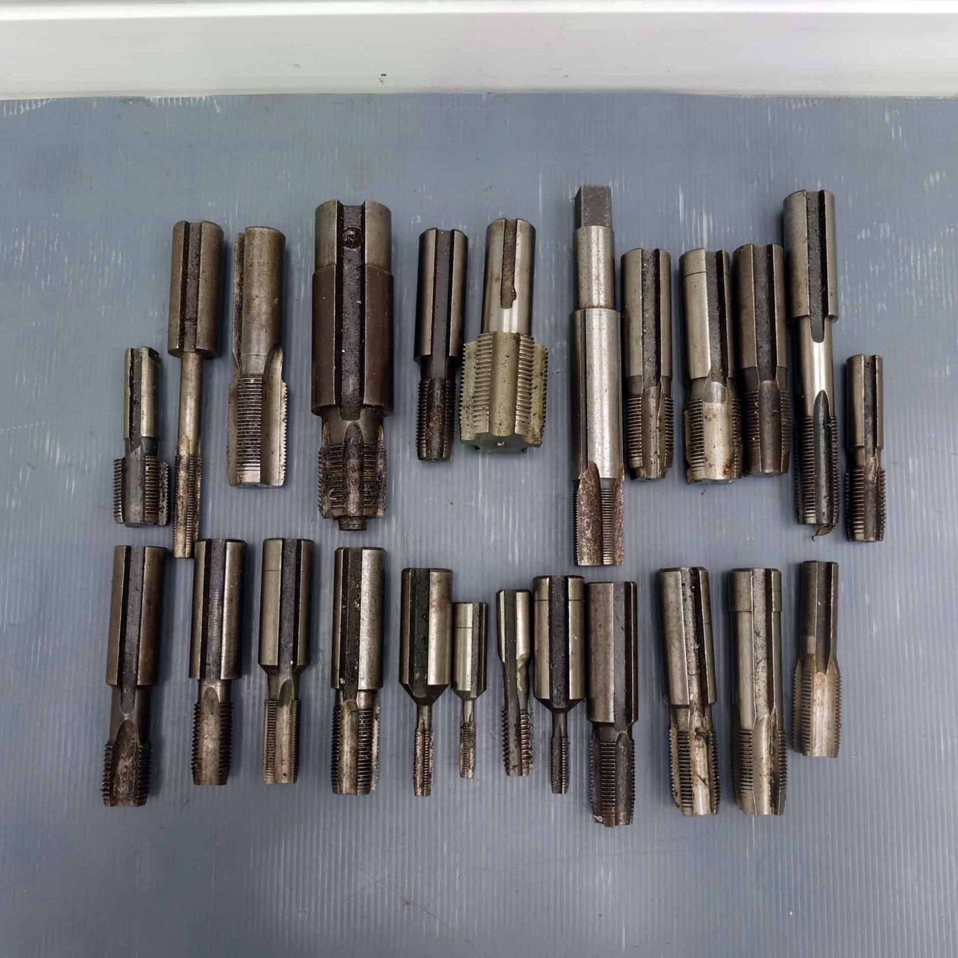 Quantity of Slotted Shank Fitting Taps. Various Sizes. - Image 2 of 4