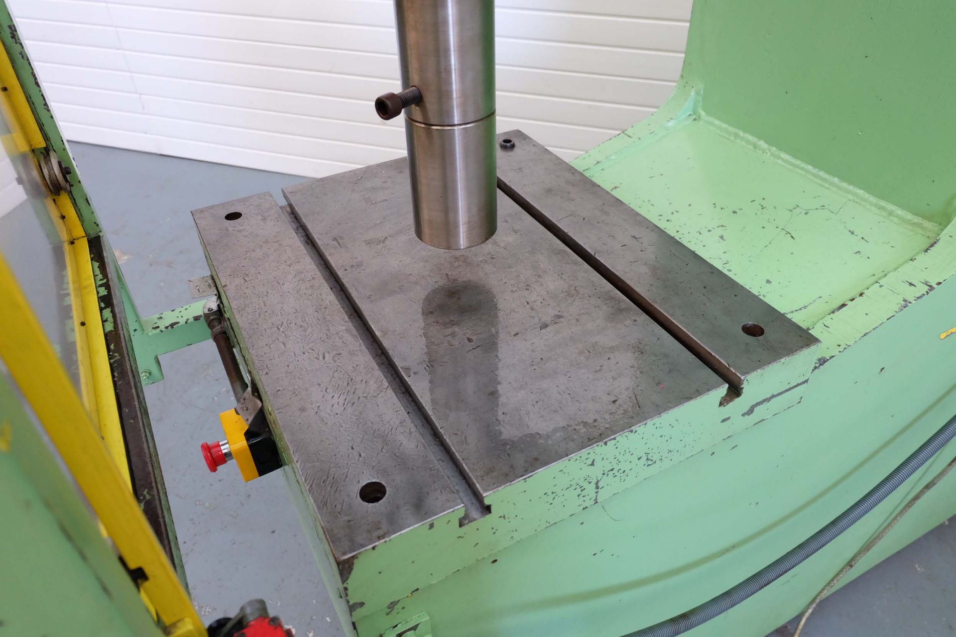 Edbro (EMT) Hydraulic Press. Capacity 75 Tonnes. Table Size 650mm x 550mm. Throat Depth 600mm. Dista - Image 10 of 16