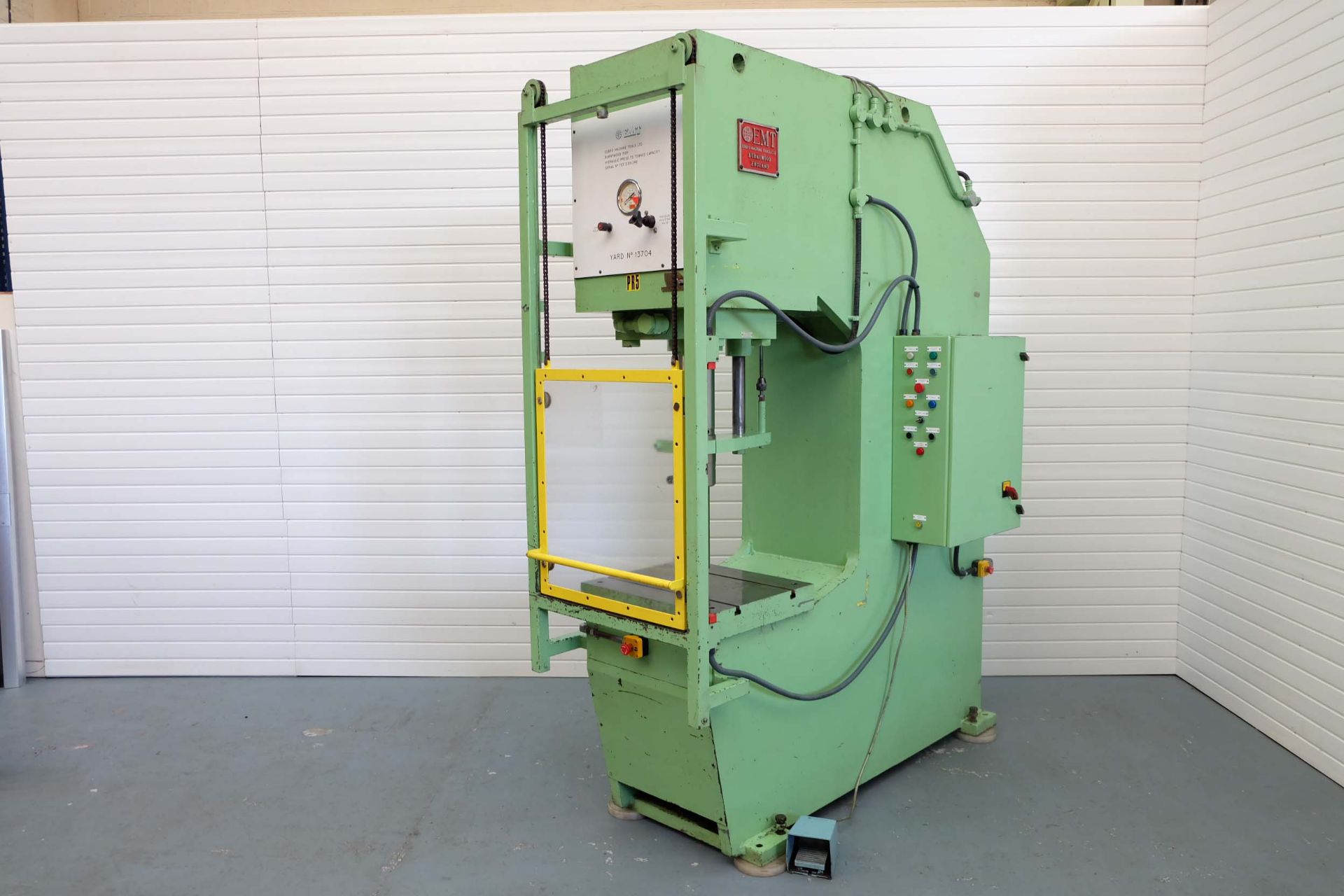 Edbro (EMT) Hydraulic Press. Capacity 75 Tonnes. Table Size 650mm x 550mm. Throat Depth 600mm. Dista - Image 2 of 16