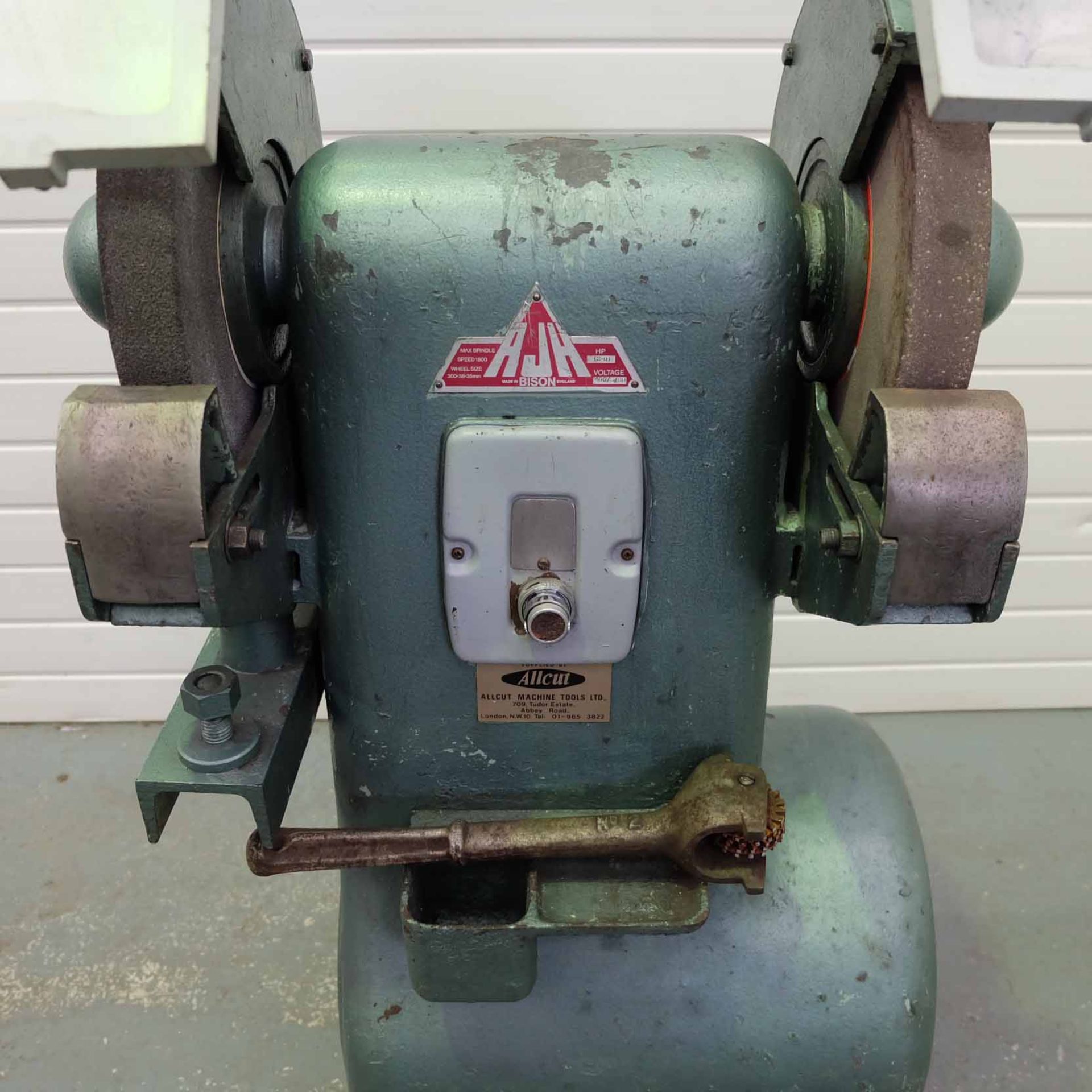 RJH Bison Double Ended Grinder. Wheel Size 300 x 38 x 35mm. Spindle Speed 1800rpm. 3 Phase Motor 2 H - Image 5 of 7