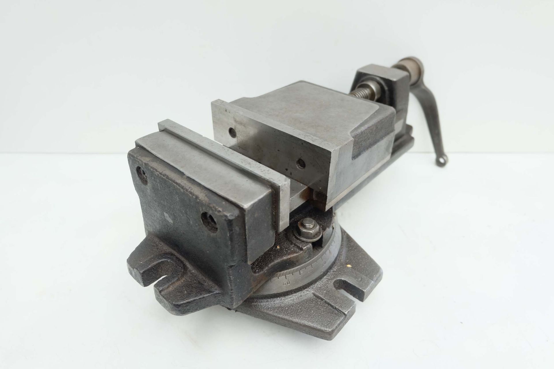 6" Machine Vice On Swivelling Base. Width of Jaws 6". Maximum Opening 4". - Bild 5 aus 5