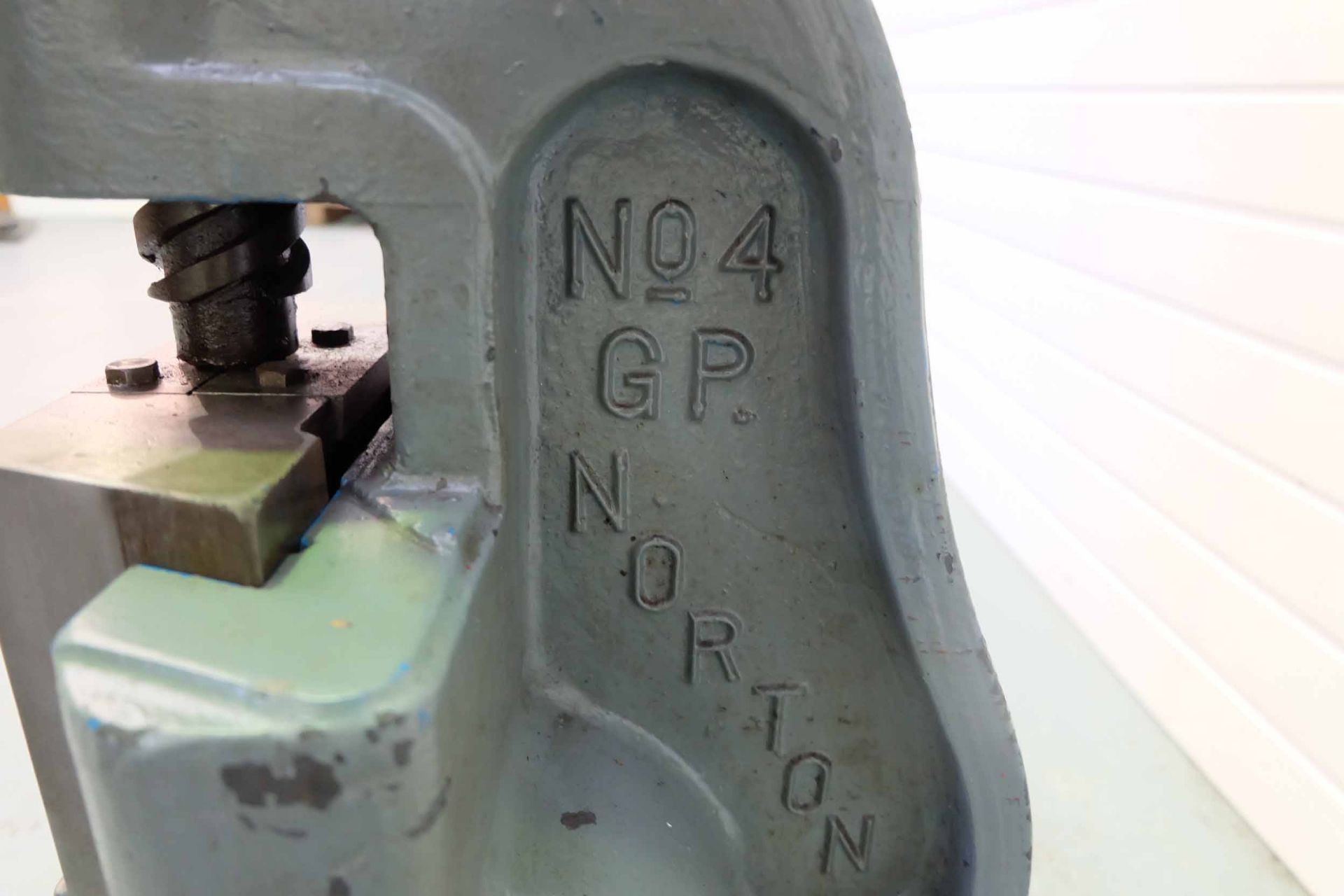 Norton No.4 GP Heavy Seam Closing Fly Press. Throat 5". Daylight 7". Table Size 19" x 10". - Image 6 of 6