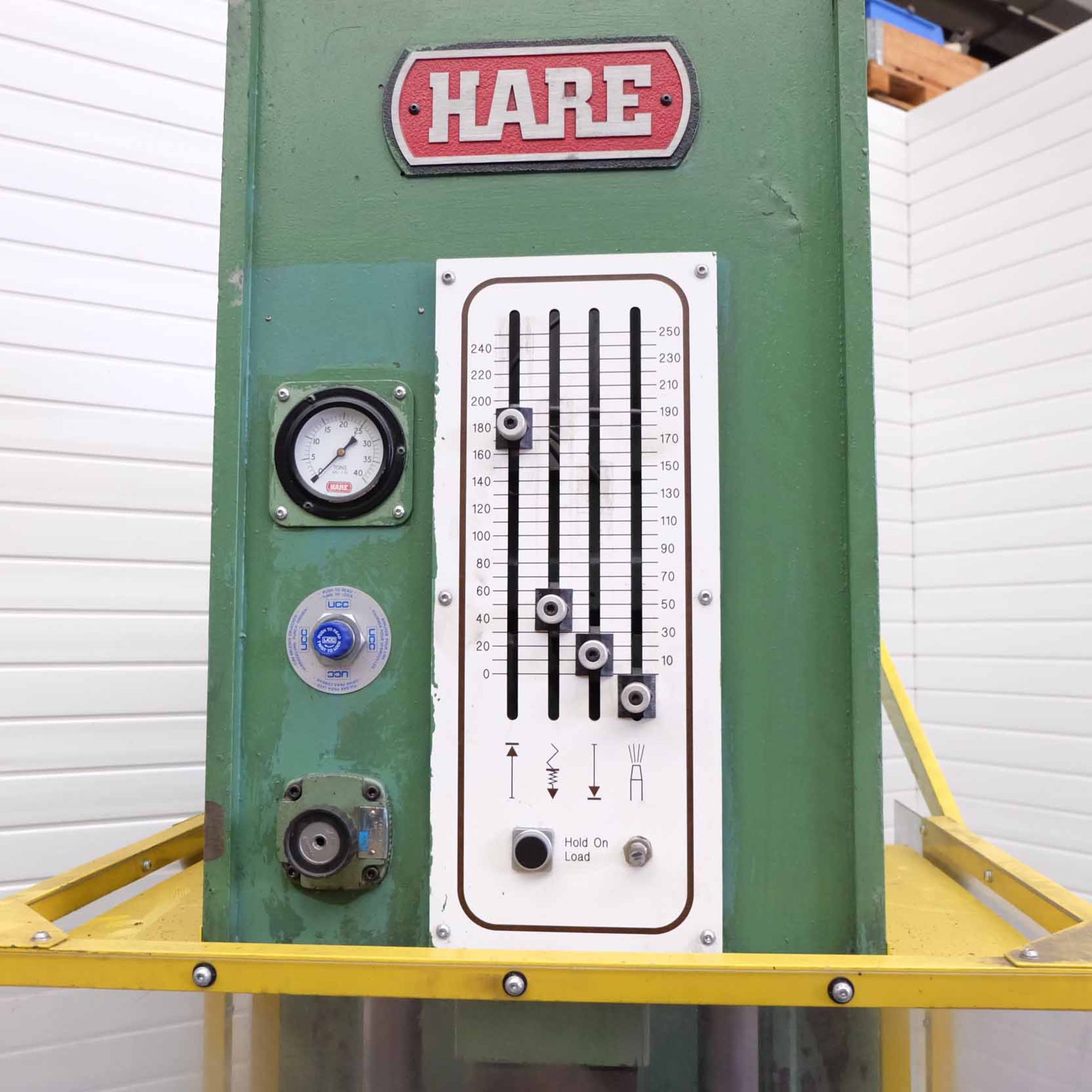 Hare Type 25GP Hydraulic Press. Capacity 25 Tonnes. Platen Size 30" x 20". Throat 10". Daylight 22". - Bild 2 aus 10