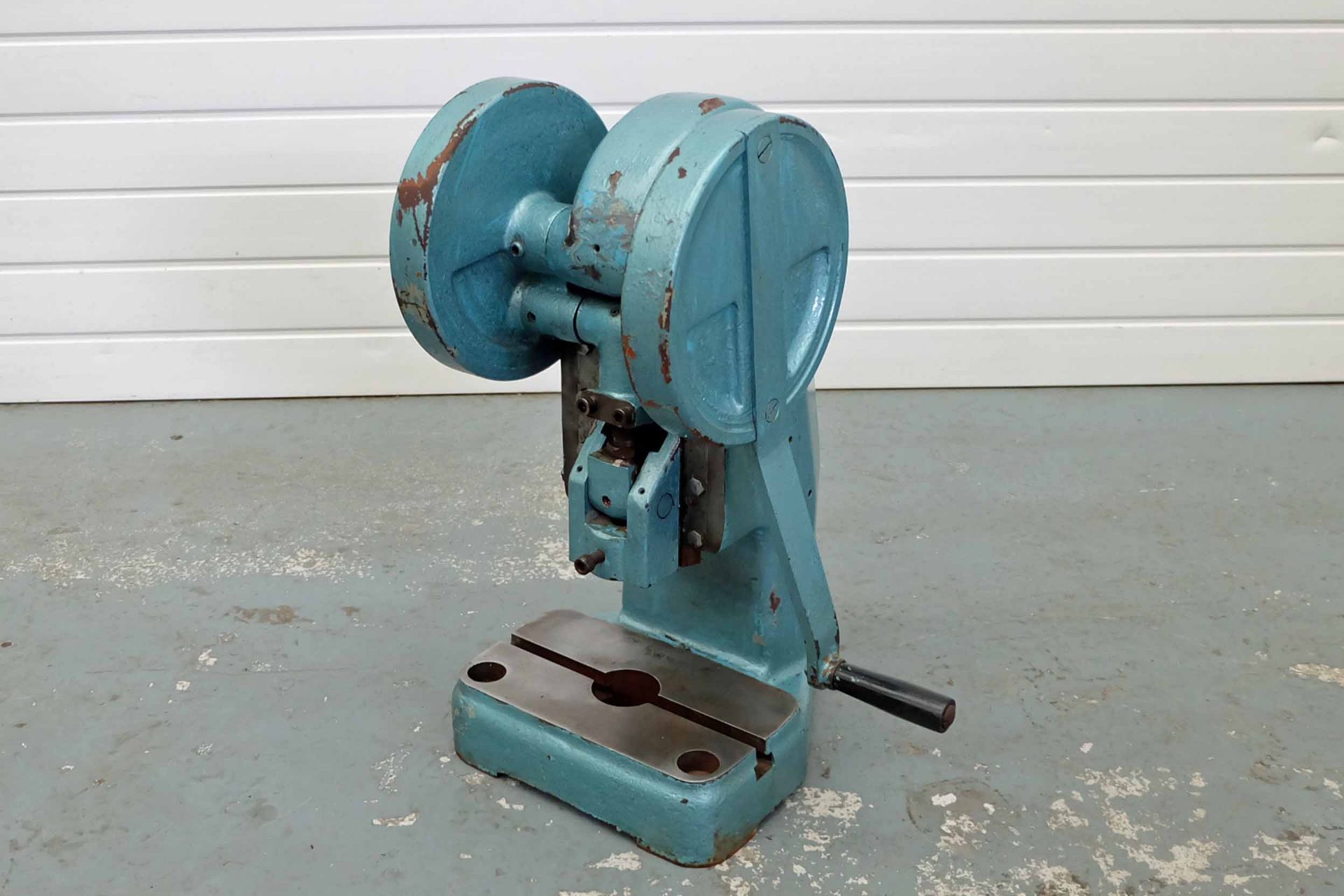 Smart & Brown Type H5 Toggle Press. Throat 5". Daylight 3 1/2".