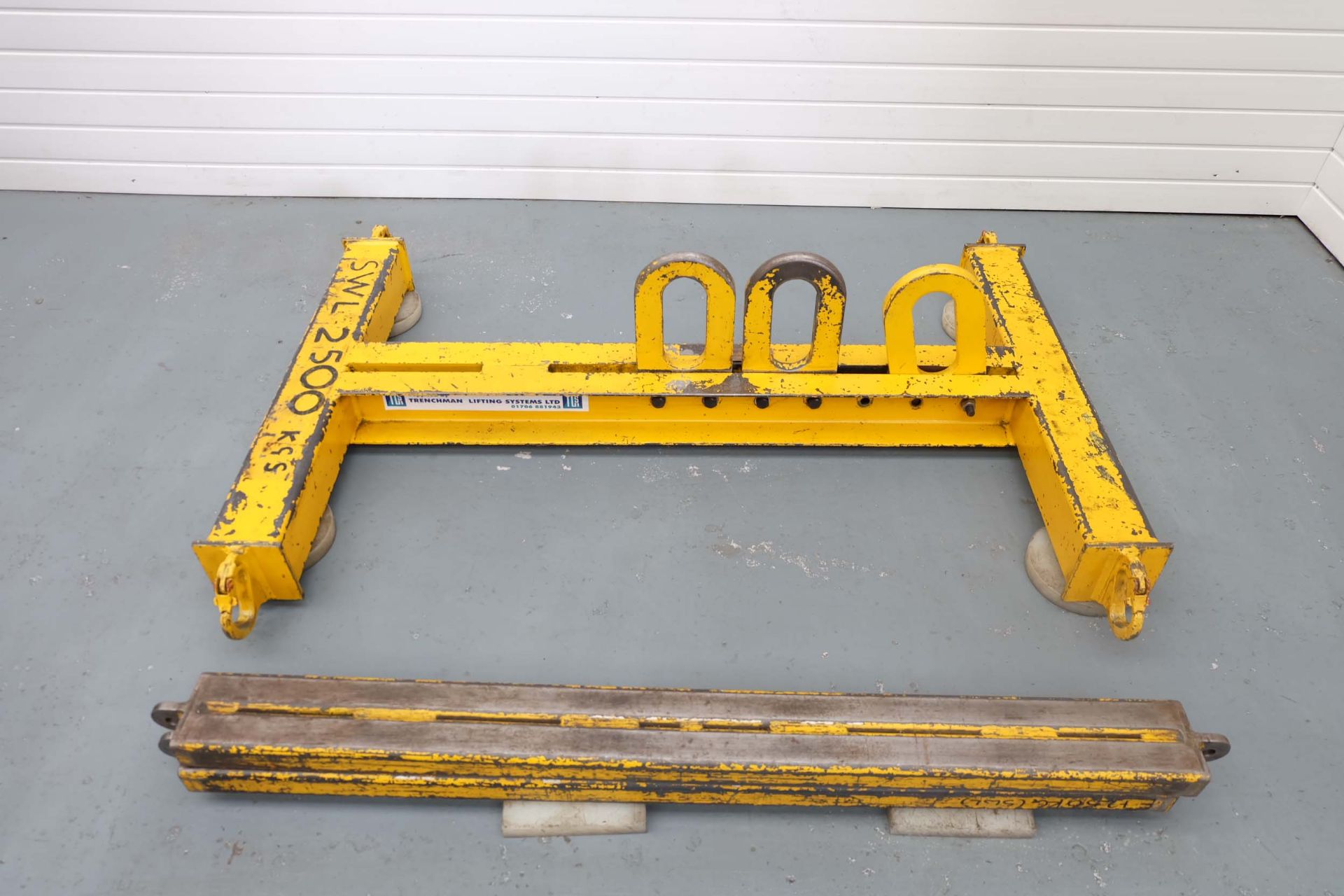 Trenchman 4 Hook Lifting Beam. SWL 2500Kg. Distance From Hook to Hook 1400mm & 1000mm.