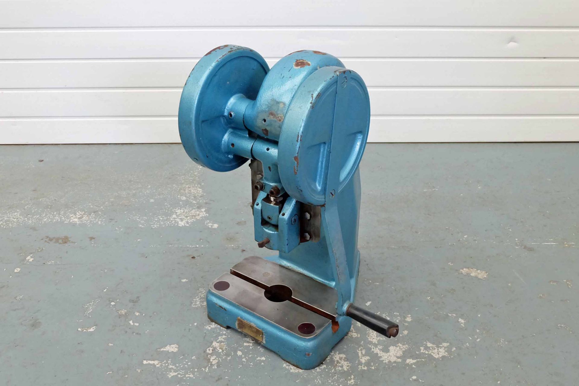 Smart & Brown Type H5 Toggle Press. Throat 5". Daylight 3 1/2".