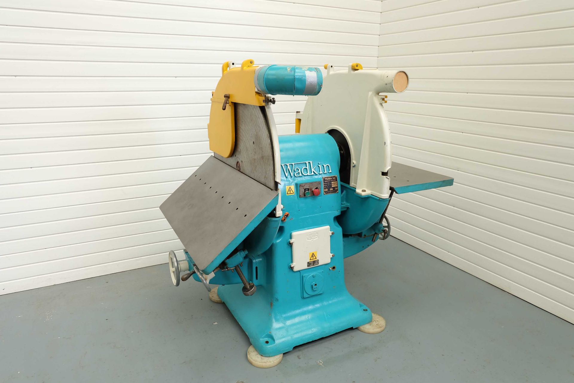 Wadkin Model J.W. 36" Double Disc Sander. Diameter of Sanding Discs 36". Size of Worktables 40" x 19 - Image 2 of 12