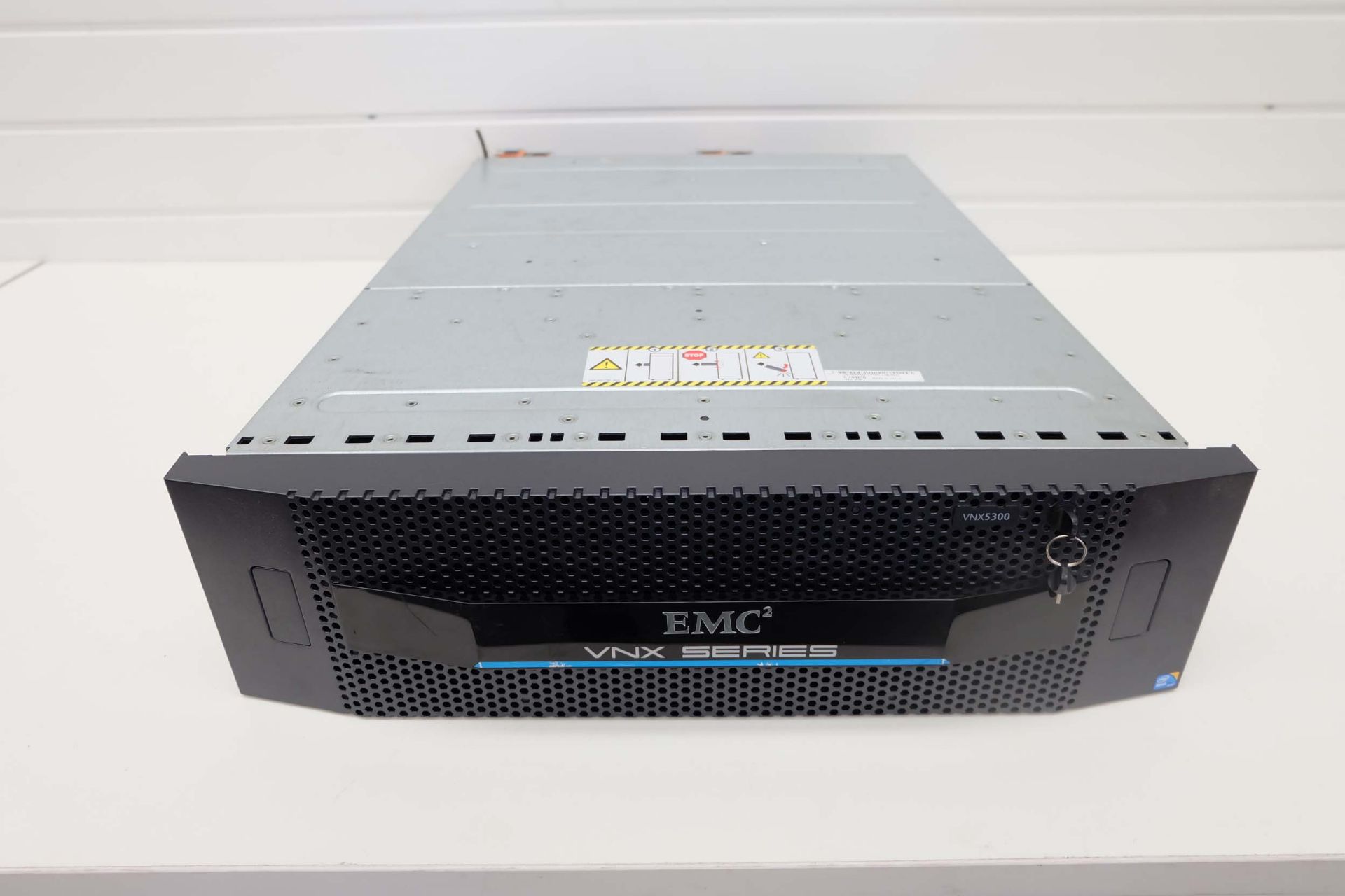 EMC2 Corp Model STPE 15 VNX 5500 SAN Rack Mountable 15 Bay Disk Array/Enclosure. (No HDD's).