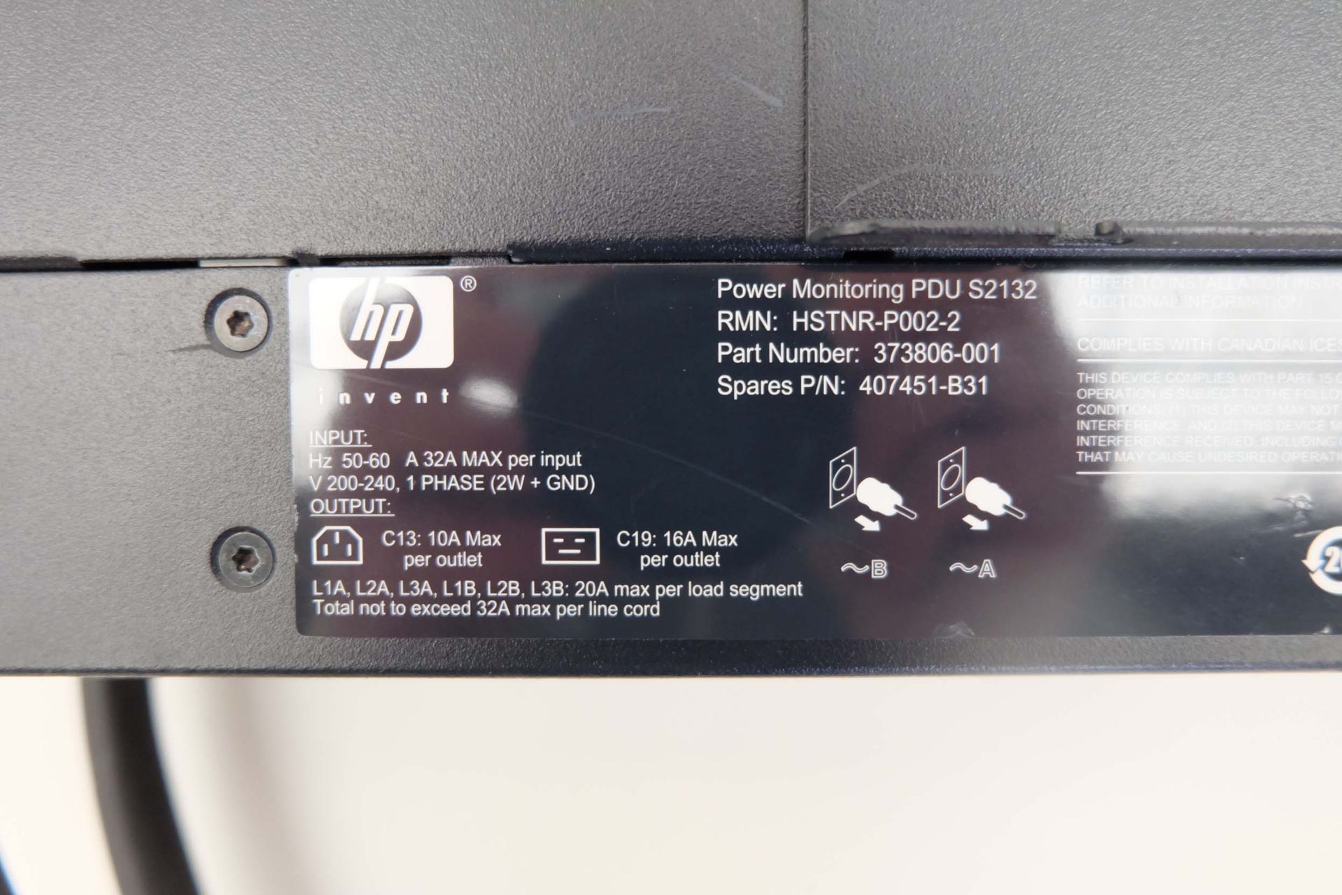 HP Power Monitoring PDU-S2132. Input: 1 Phase (2W - + END) 32 Amp Max. Output: 72 x 10 Amp & 6 x 16 - Image 6 of 9